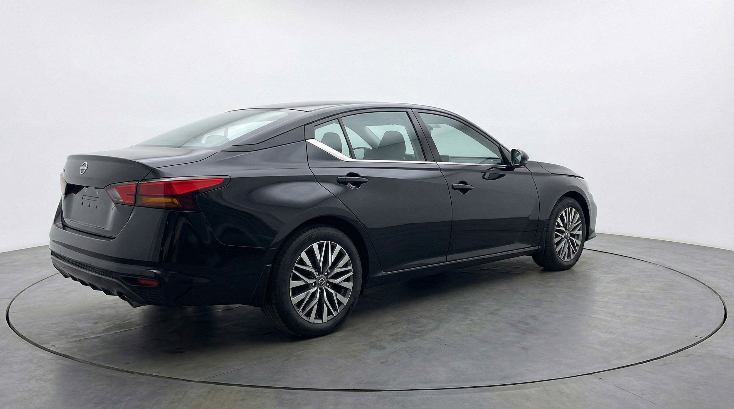Thumbnail: 2025 Nissan Altima - 9