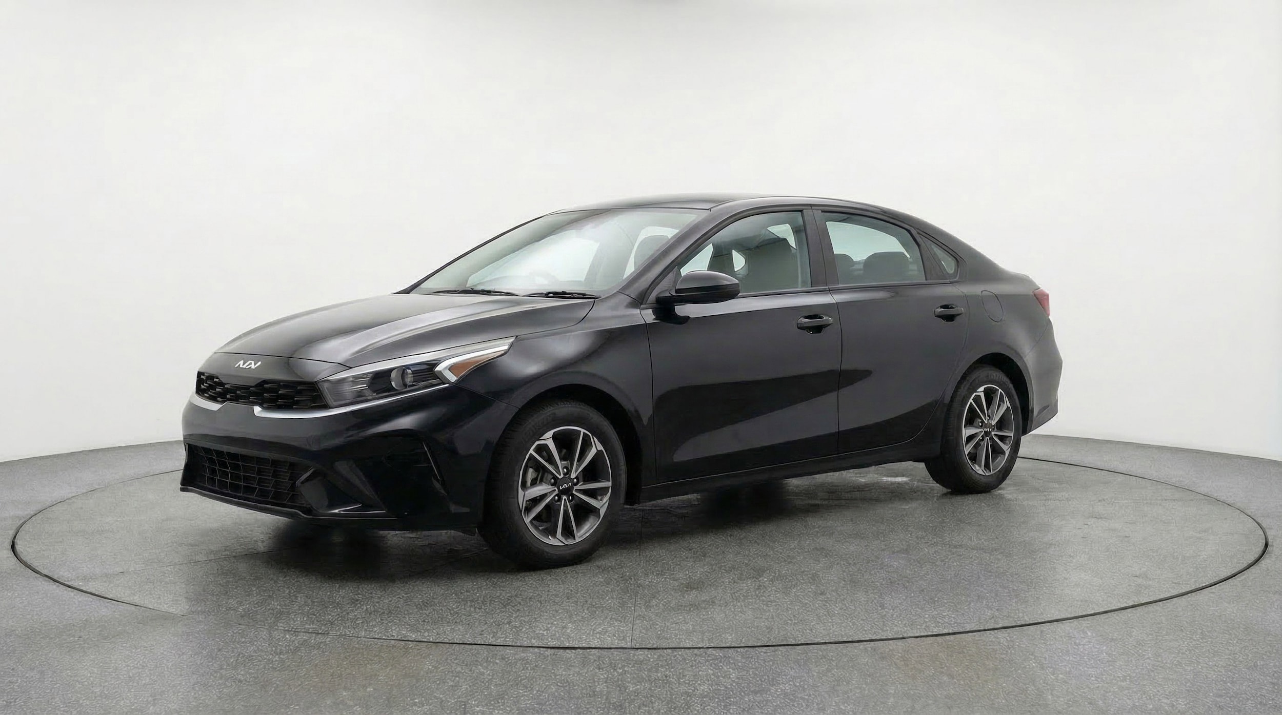 Thumbnail: 2024 Kia Forte - 3