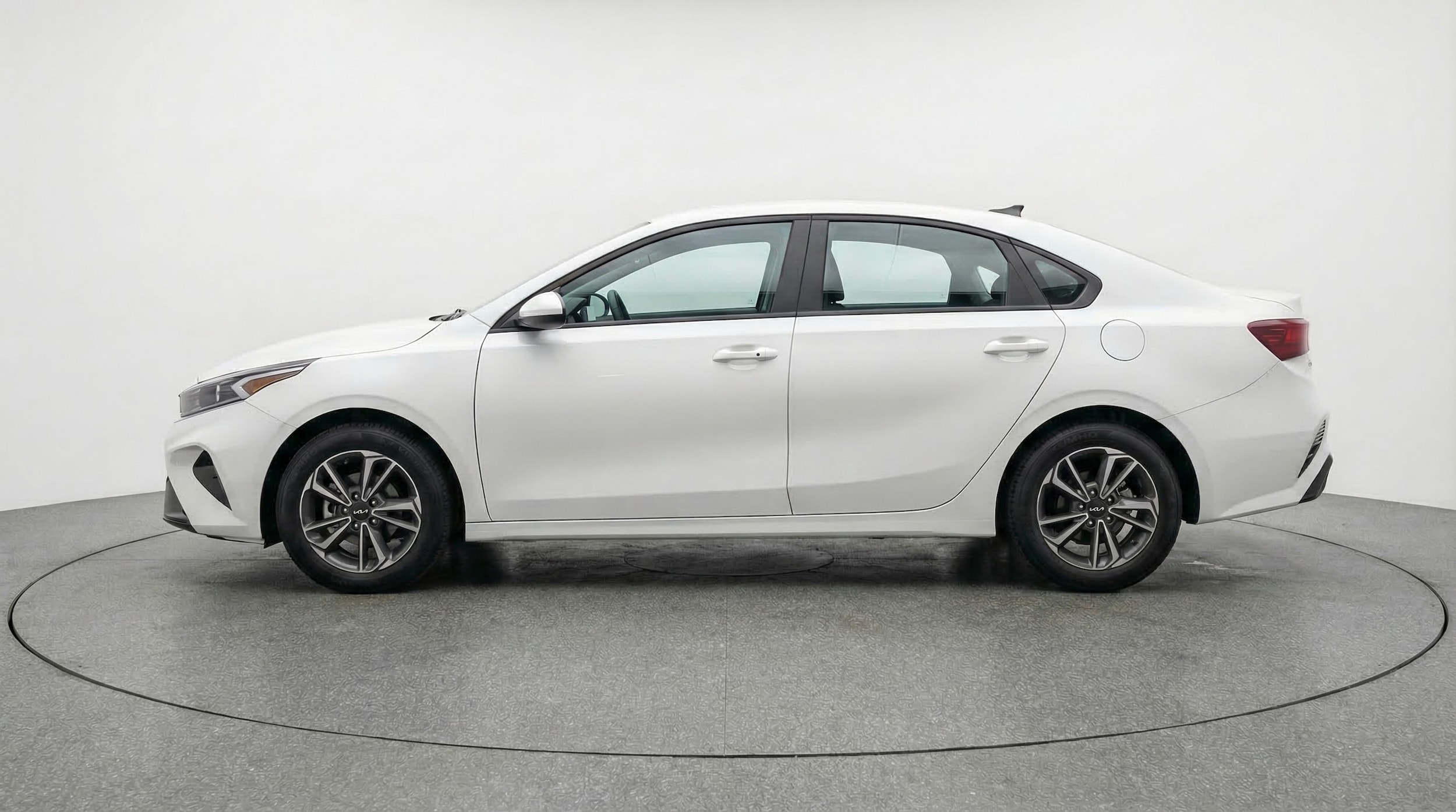 Thumbnail: 2024 Kia Forte - 4