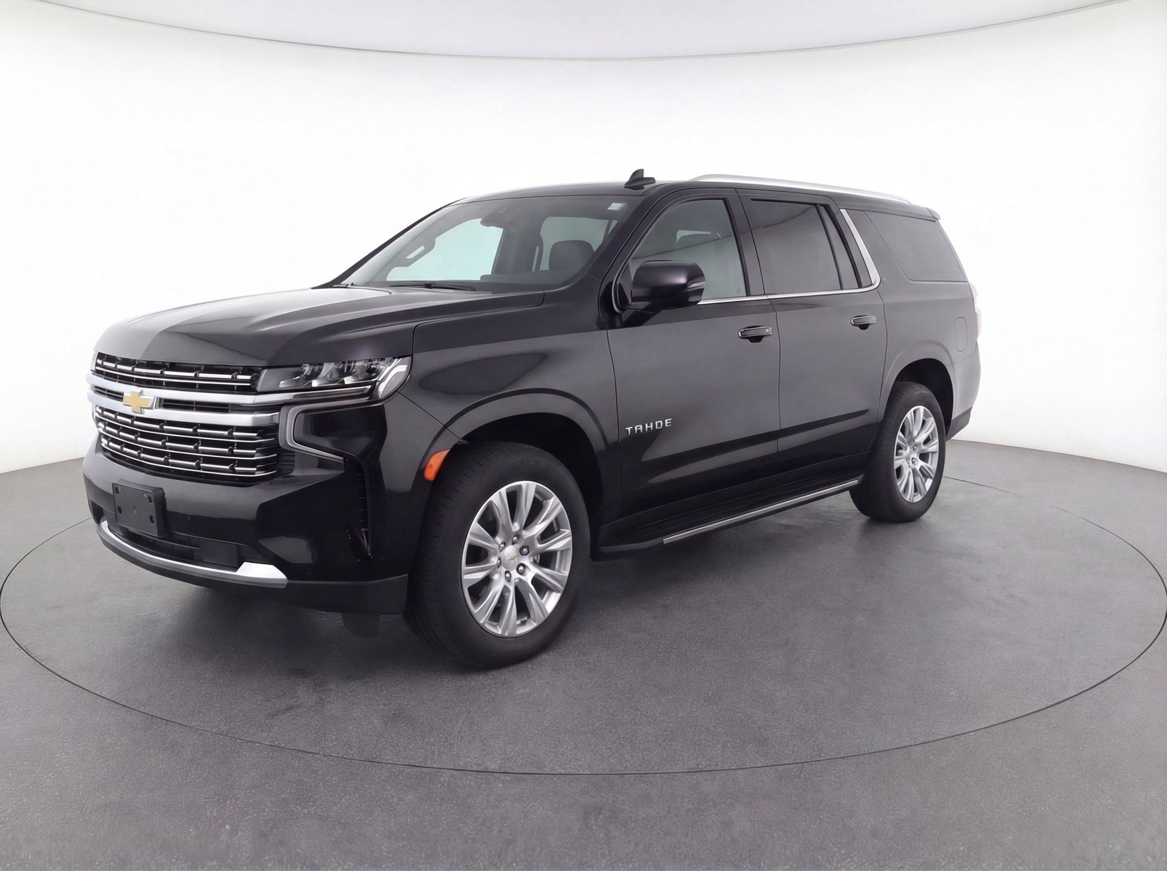 Thumbnail: 2023 Chevrolet Tahoe - 3