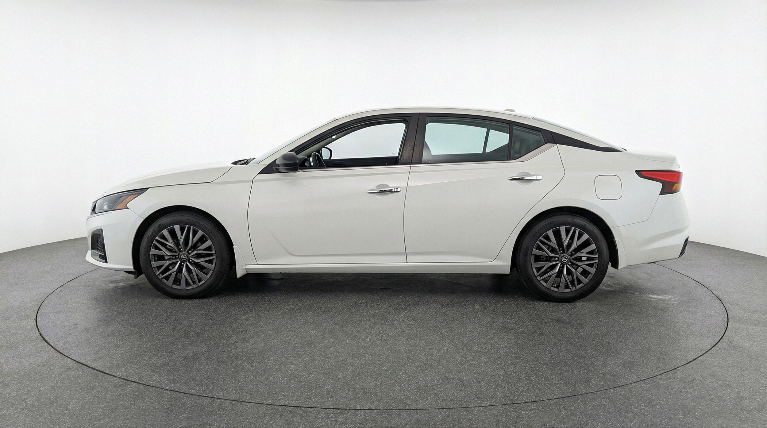 Thumbnail: 2025 Nissan Altima - 5