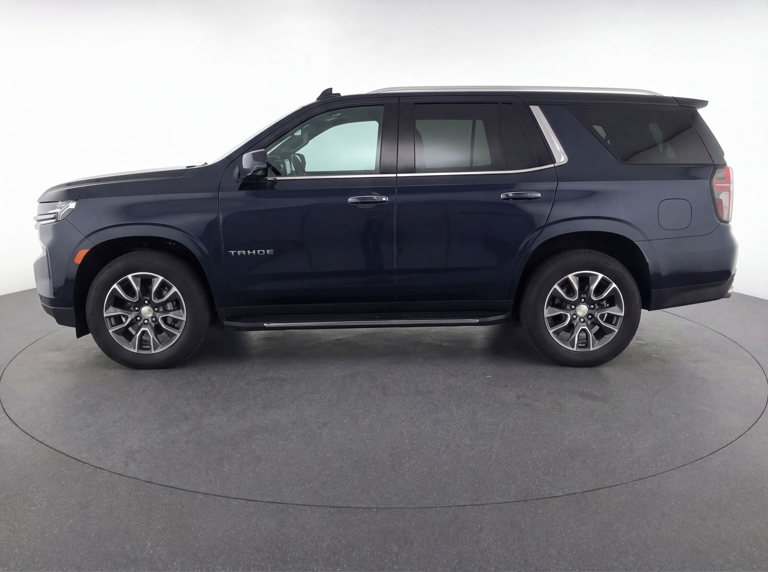 Thumbnail: 2023 Chevrolet Tahoe - 5