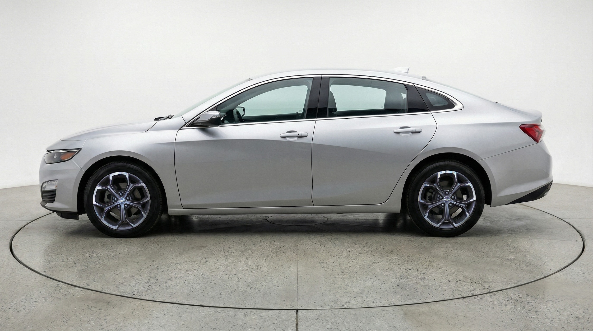 Thumbnail: 2024 Chevrolet Malibu - 4