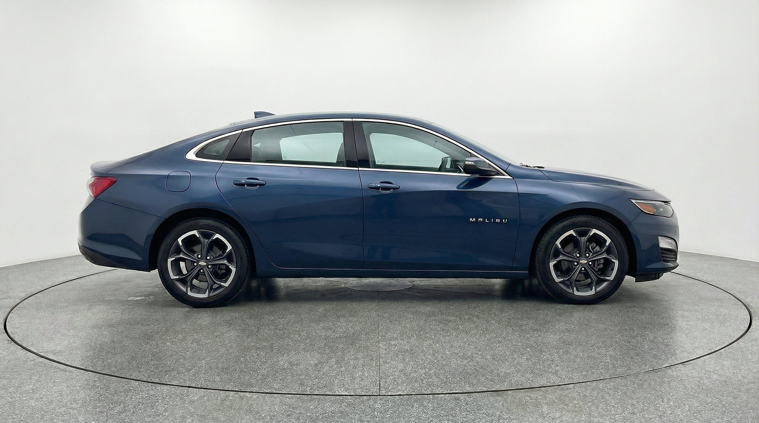 Thumbnail: 2024 Chevrolet Malibu - 11