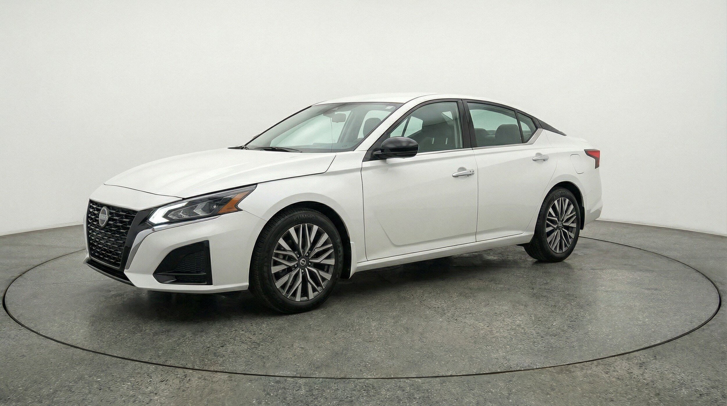Thumbnail: 2025 Nissan Altima - 3