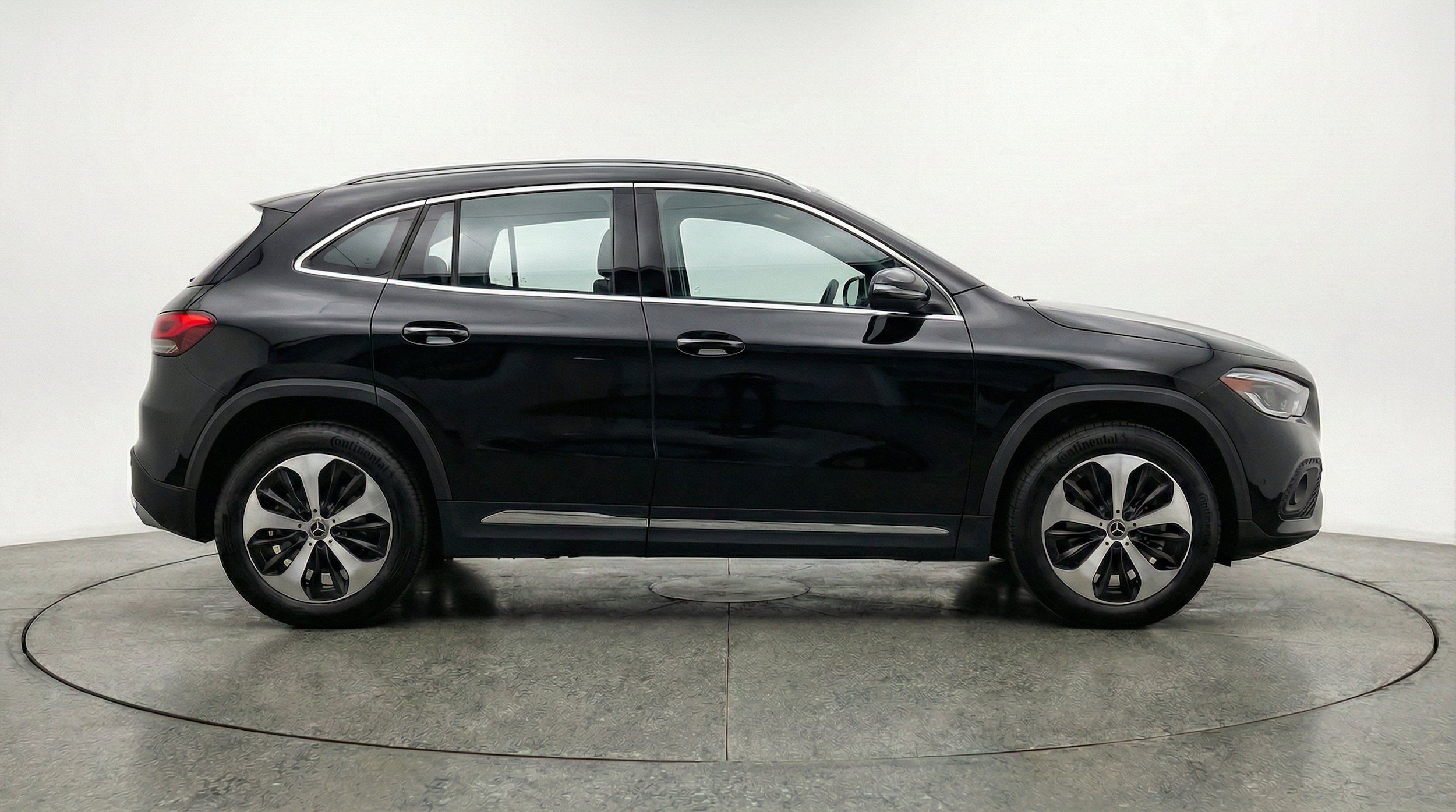 Thumbnail: 2025 Mercedes-Benz GLA - 10