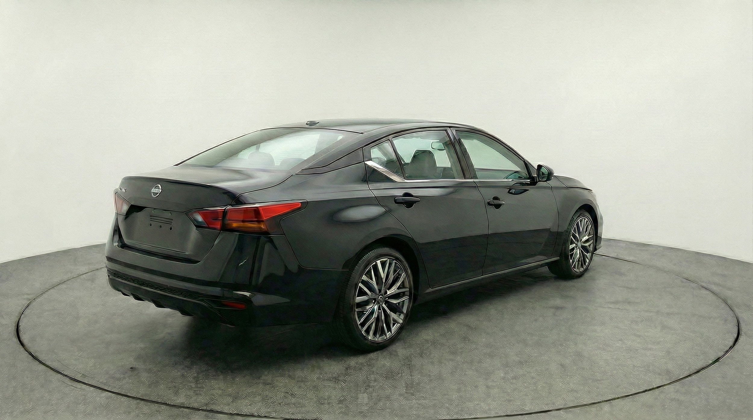 Thumbnail: 2025 Nissan Altima - 9