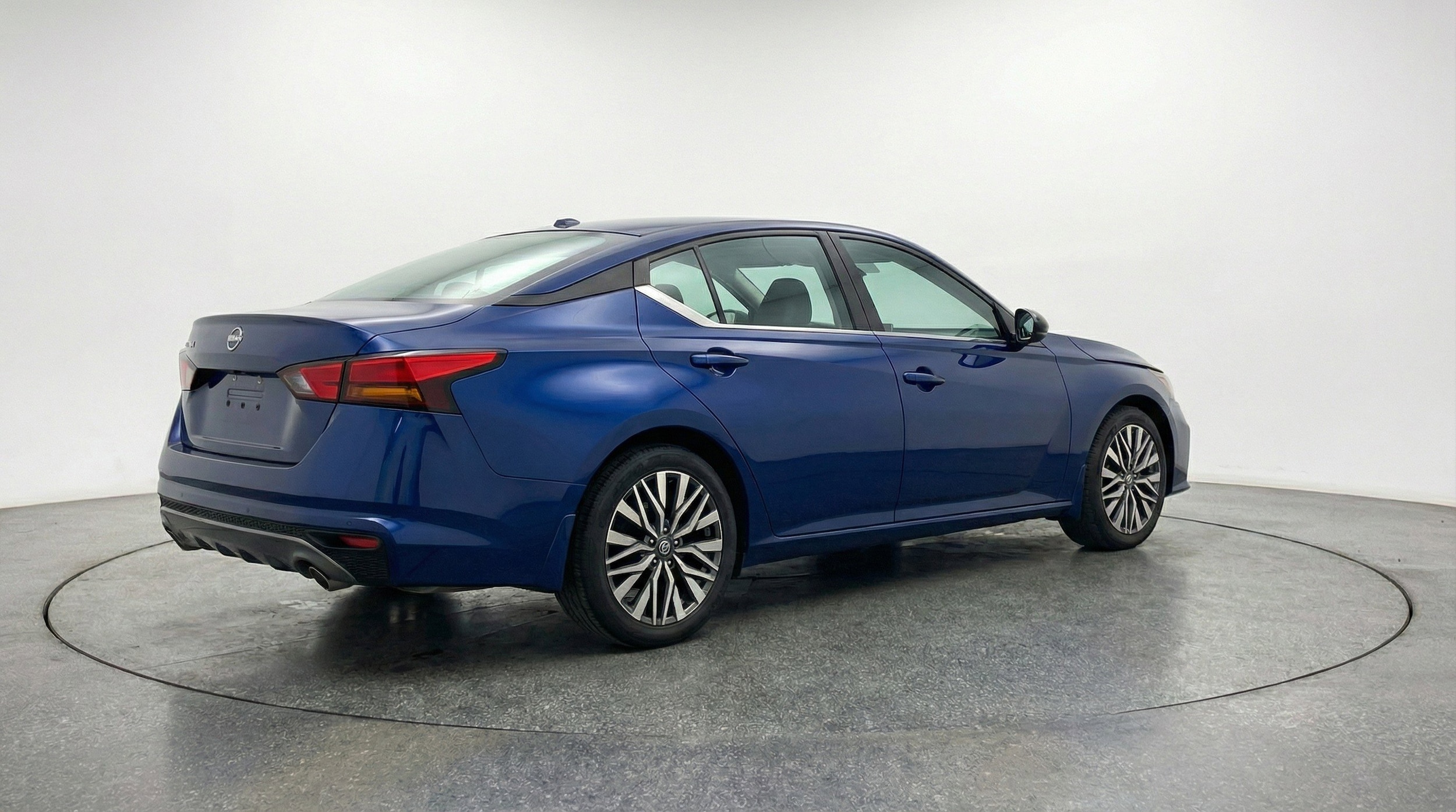 Thumbnail: 2025 Nissan Altima - 9