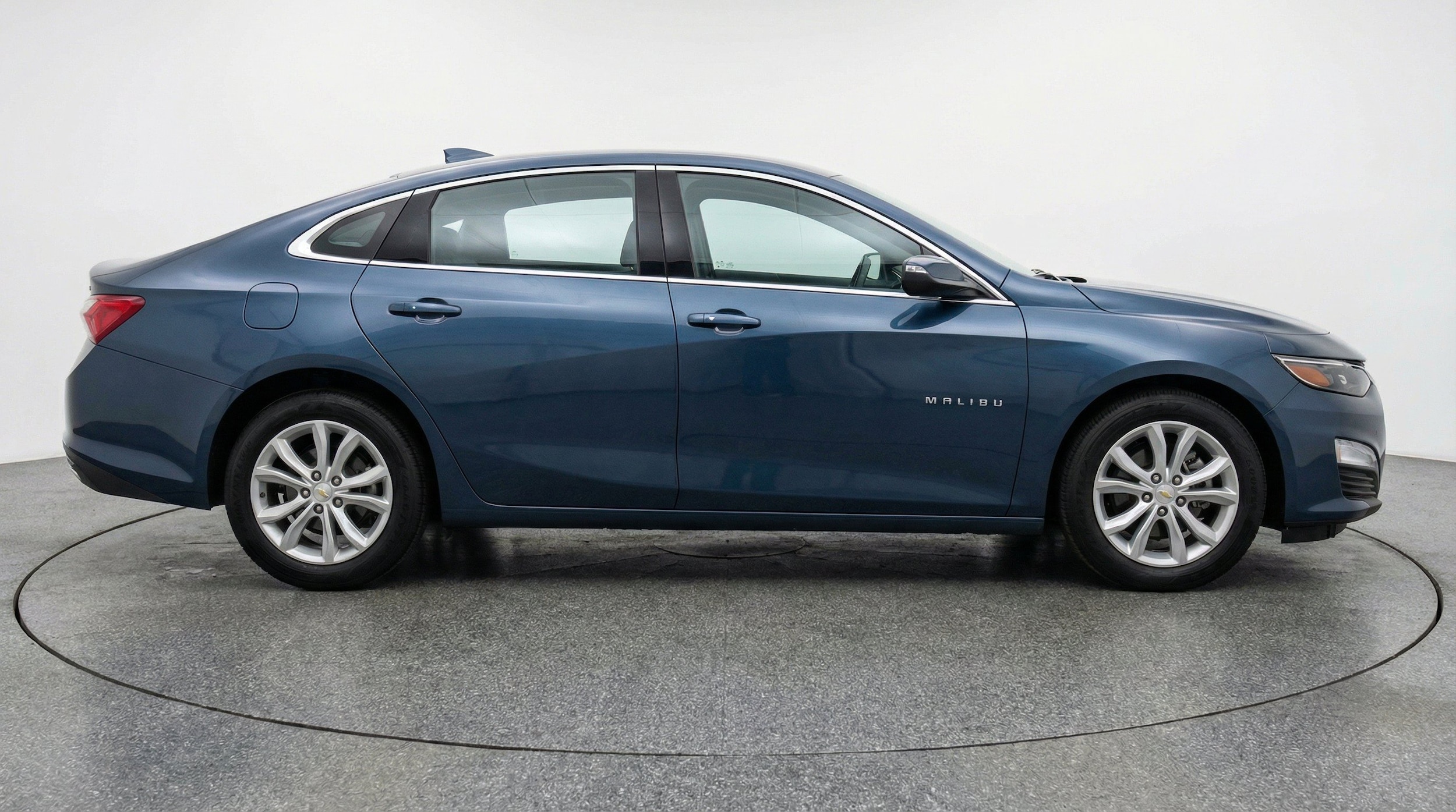 Thumbnail: 2024 Chevrolet Malibu - 11