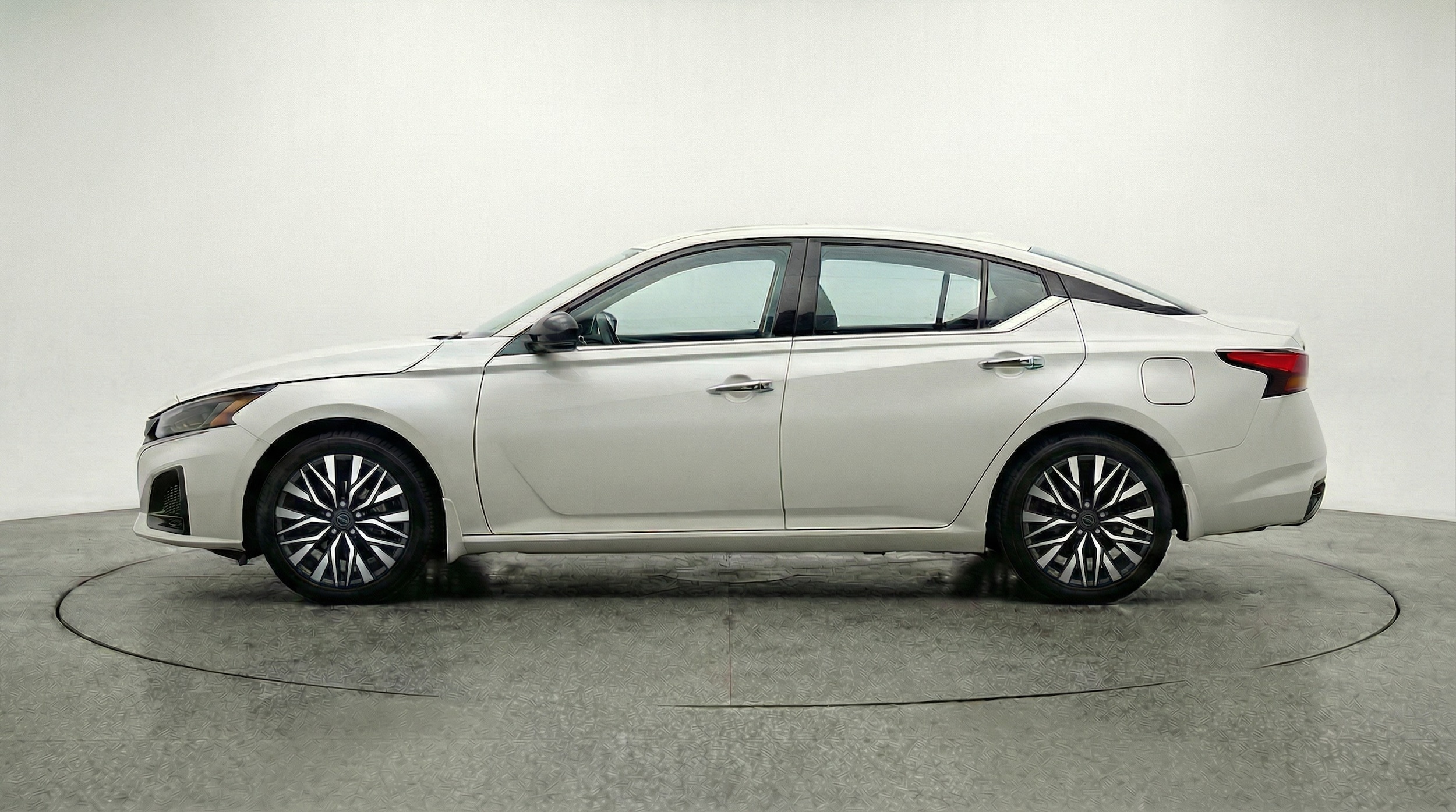 Thumbnail: 2025 Nissan Altima - 4