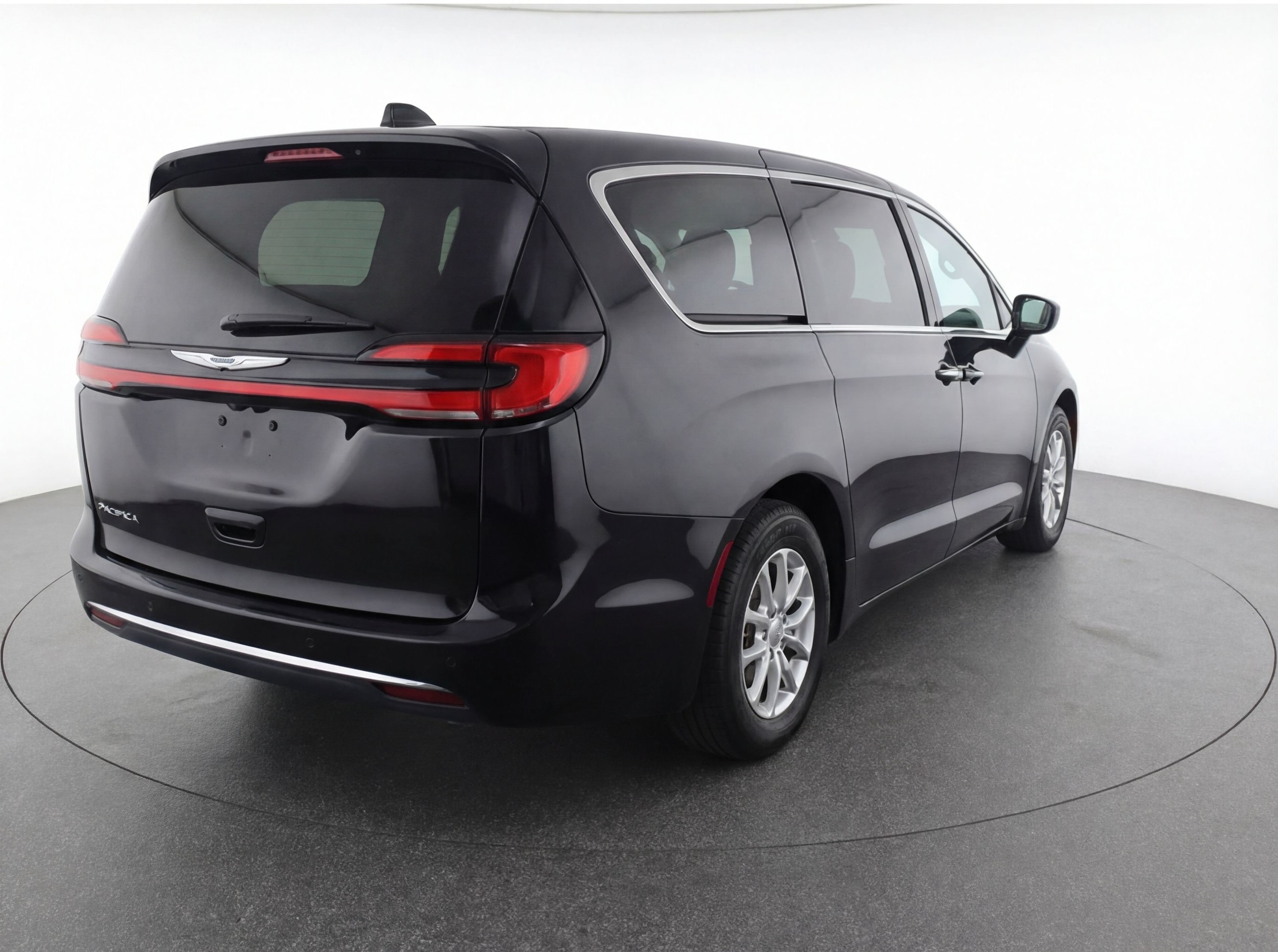 Thumbnail: 2024 Chrysler Pacifica - 9