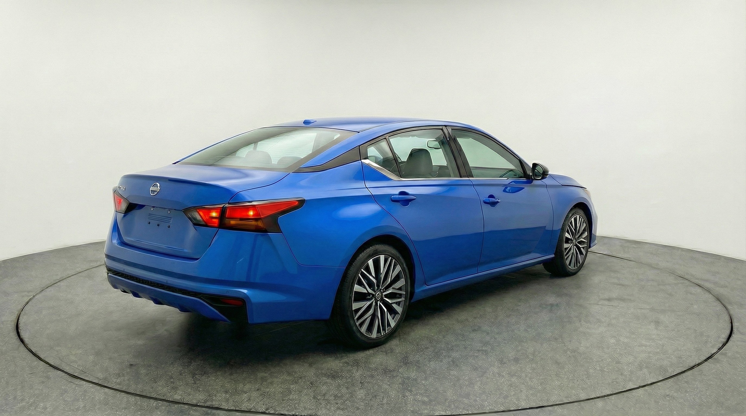 Thumbnail: 2025 Nissan Altima - 9