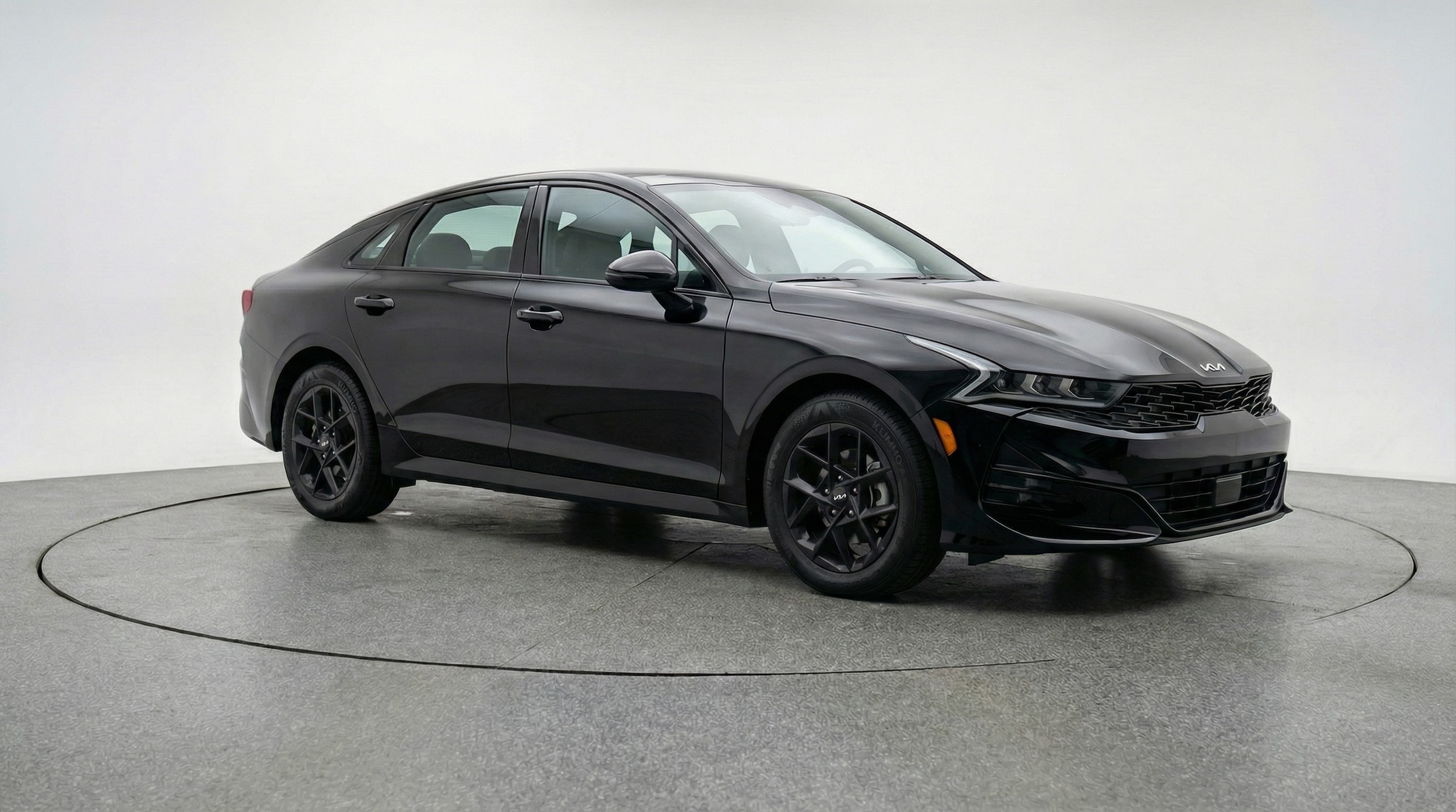 Thumbnail: 2025 Kia K5 - 1