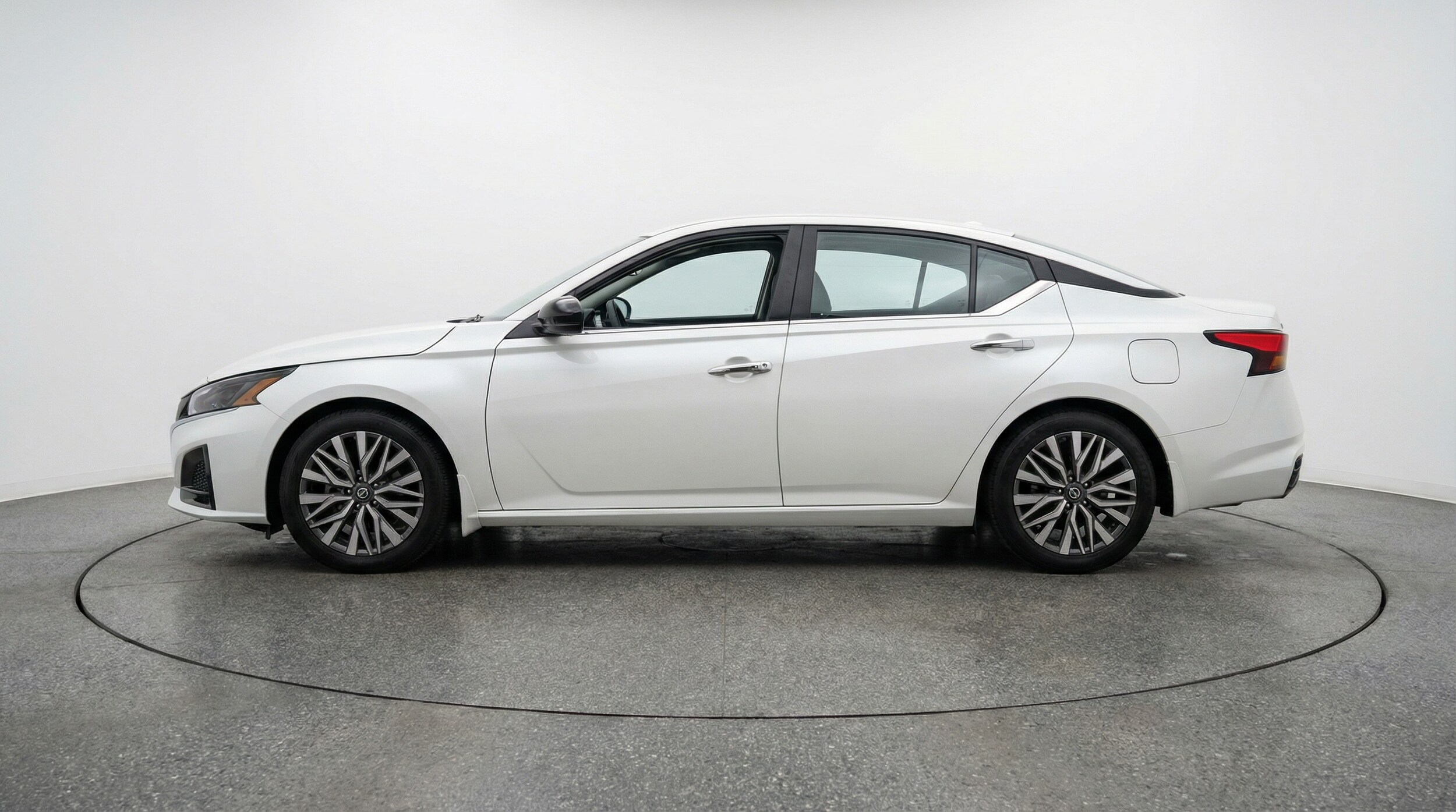 Thumbnail: 2025 Nissan Altima - 4