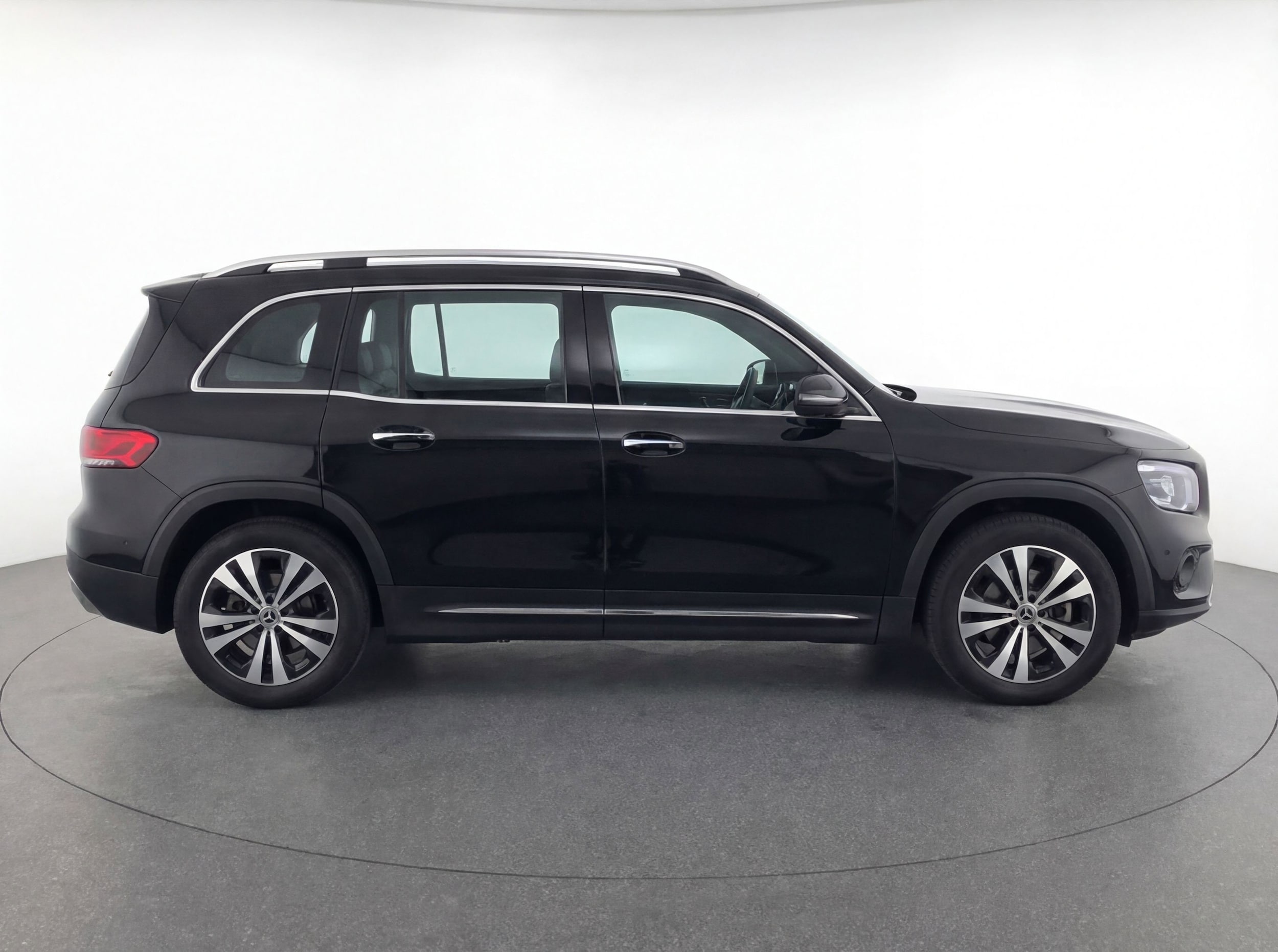 Thumbnail: 2024 Mercedes-Benz GLB - 11