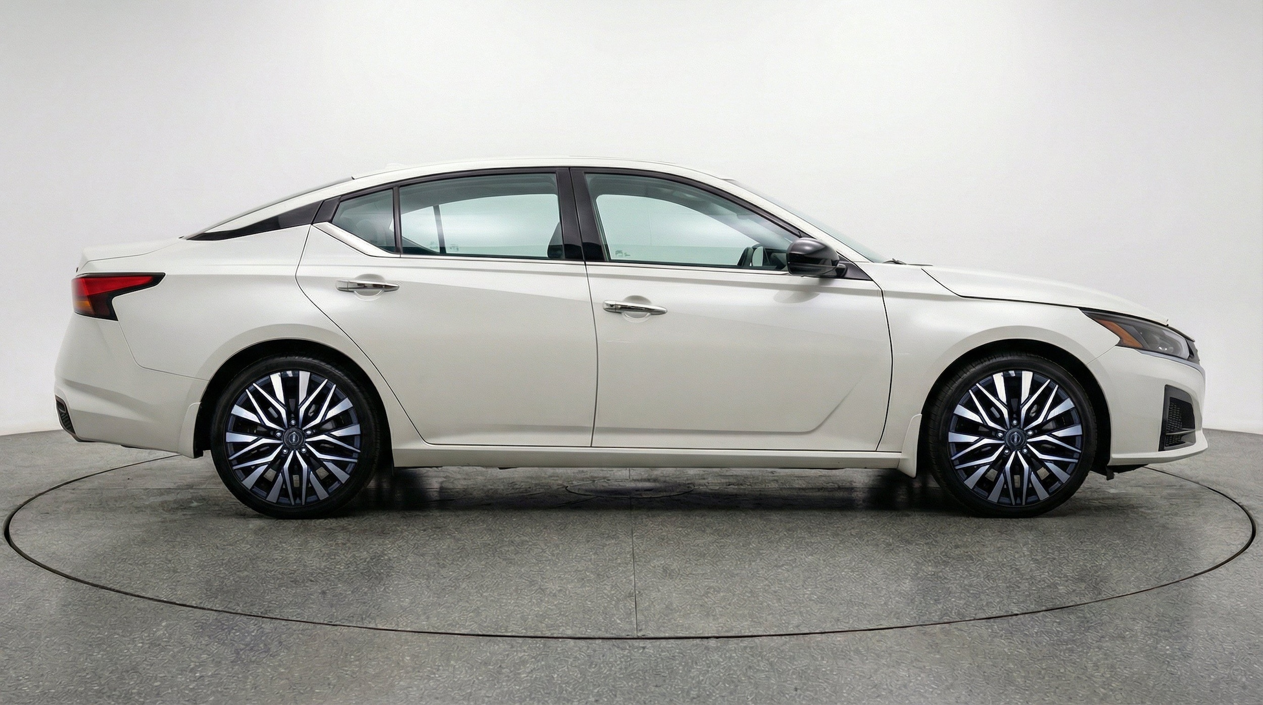 Thumbnail: 2025 Nissan Altima - 10