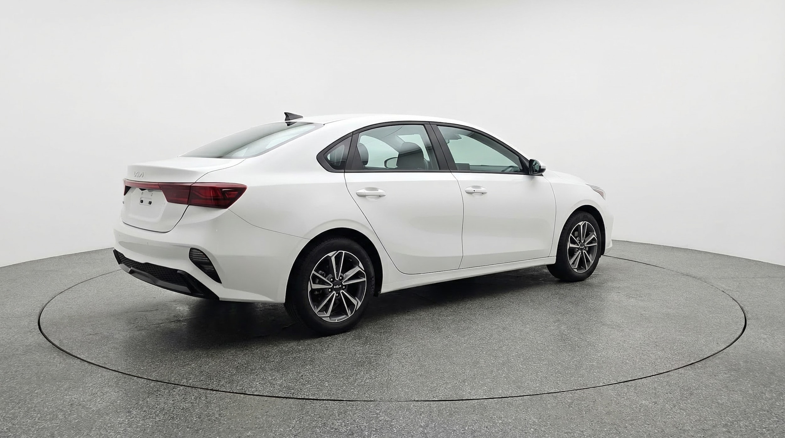 Thumbnail: 2024 Kia Forte - 7