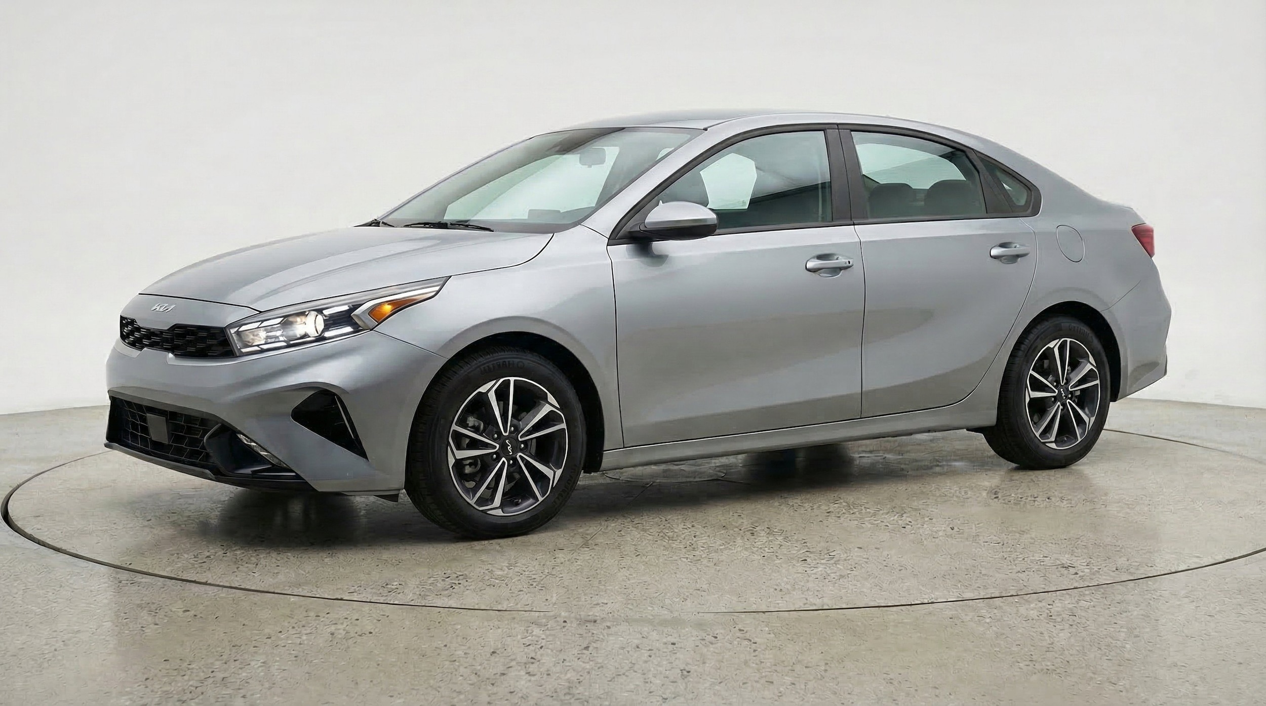 Thumbnail: 2024 Kia Forte - 3