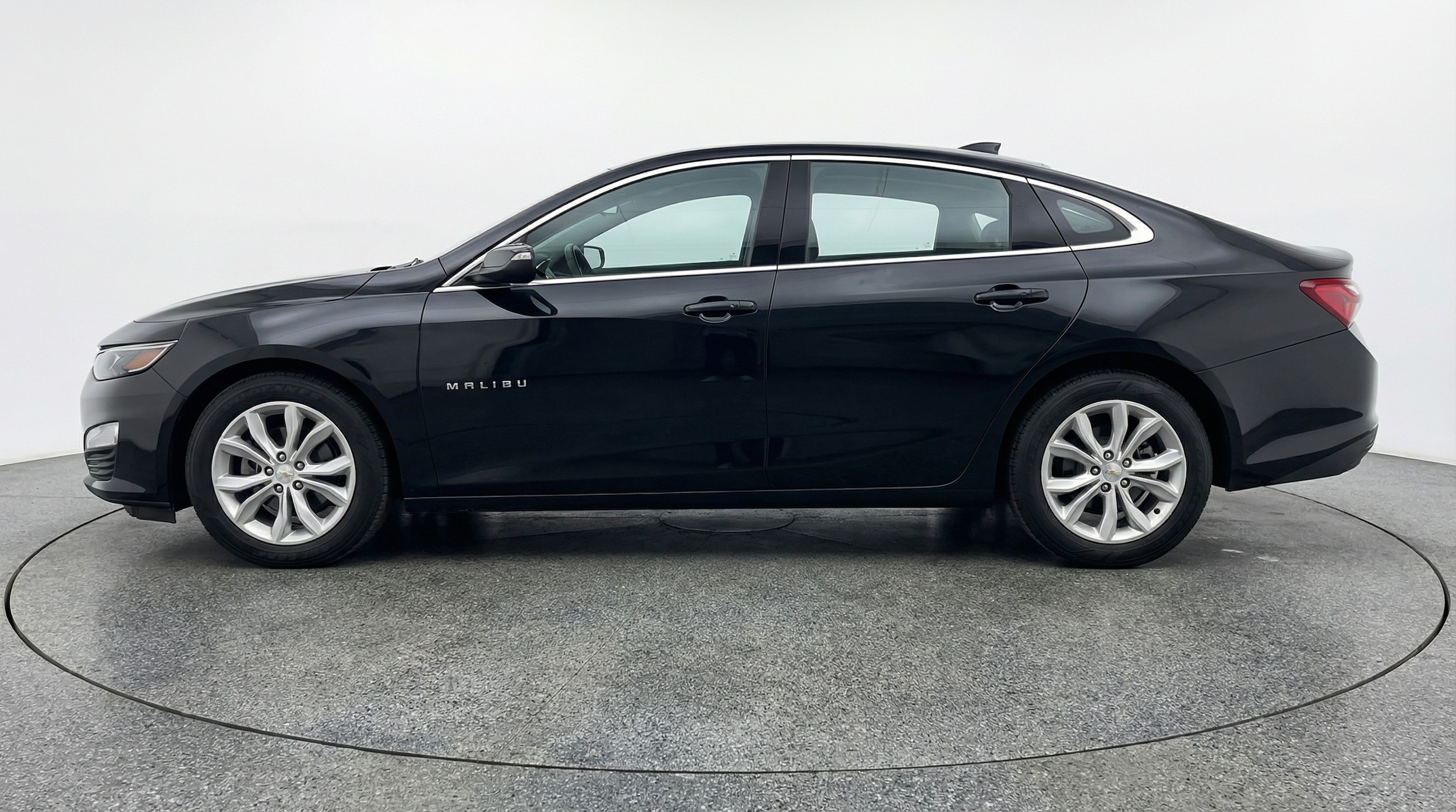 Thumbnail: 2024 Chevrolet Malibu - 4