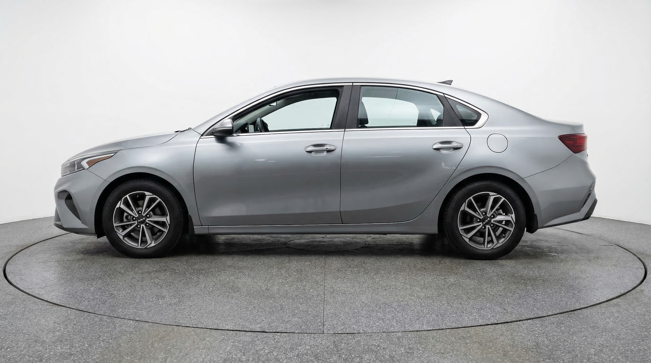 Thumbnail: 2024 Kia Forte - 4