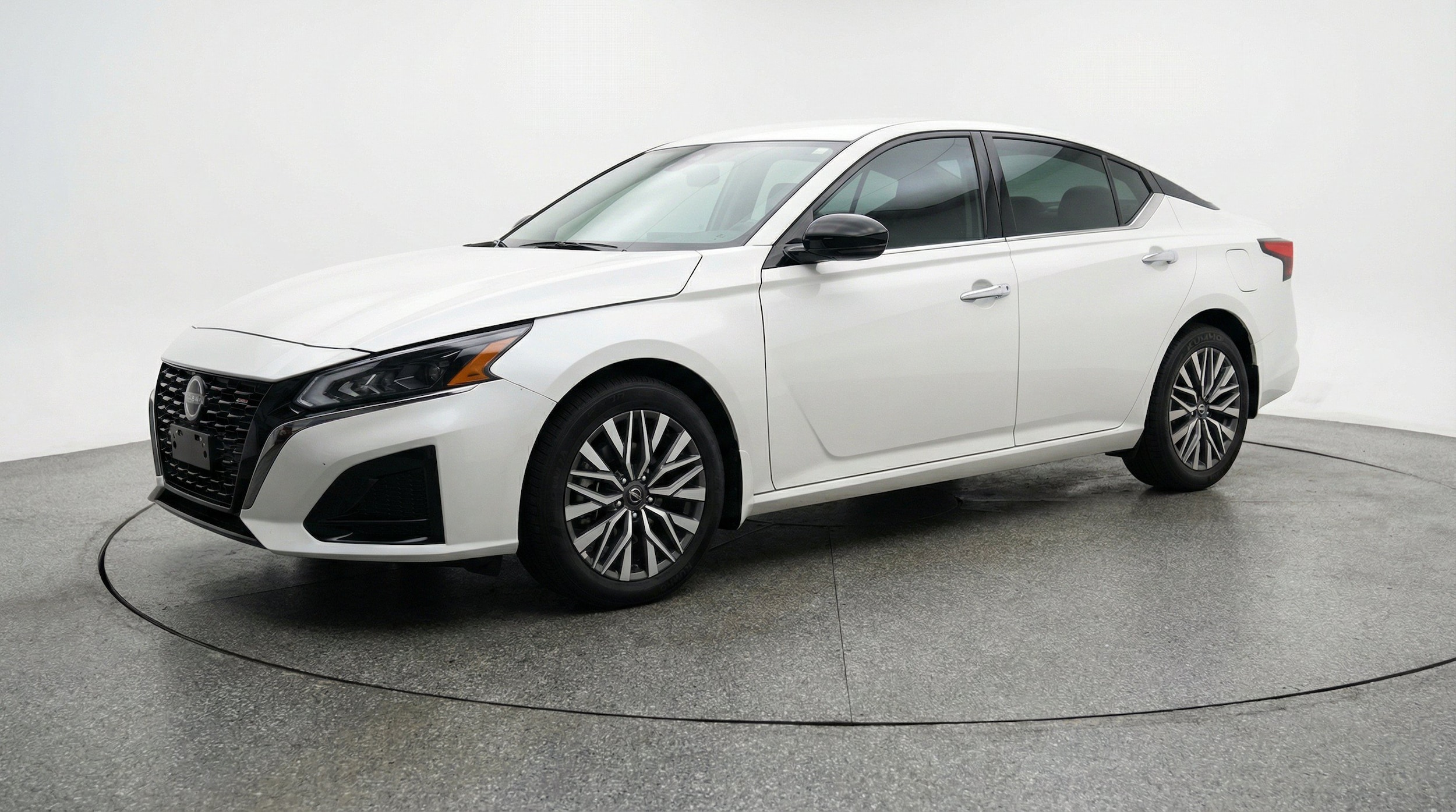 Thumbnail: 2025 Nissan Altima - 3