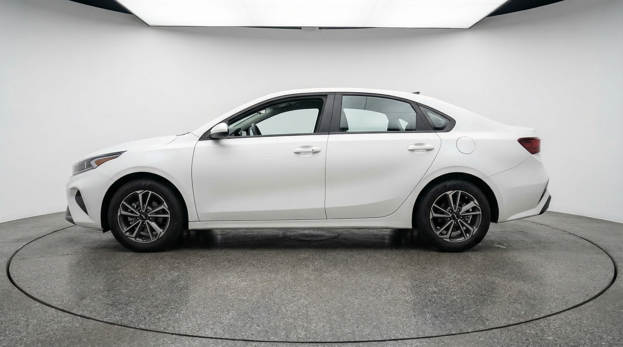 Thumbnail: 2024 Kia Forte - 4