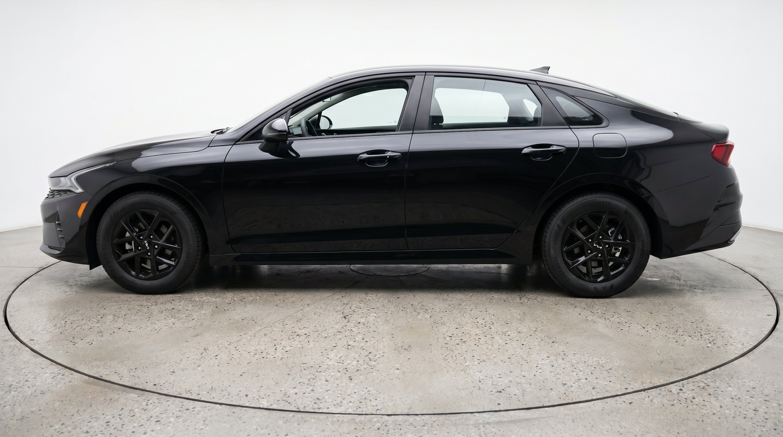 Thumbnail: 2025 Kia K5 - 5