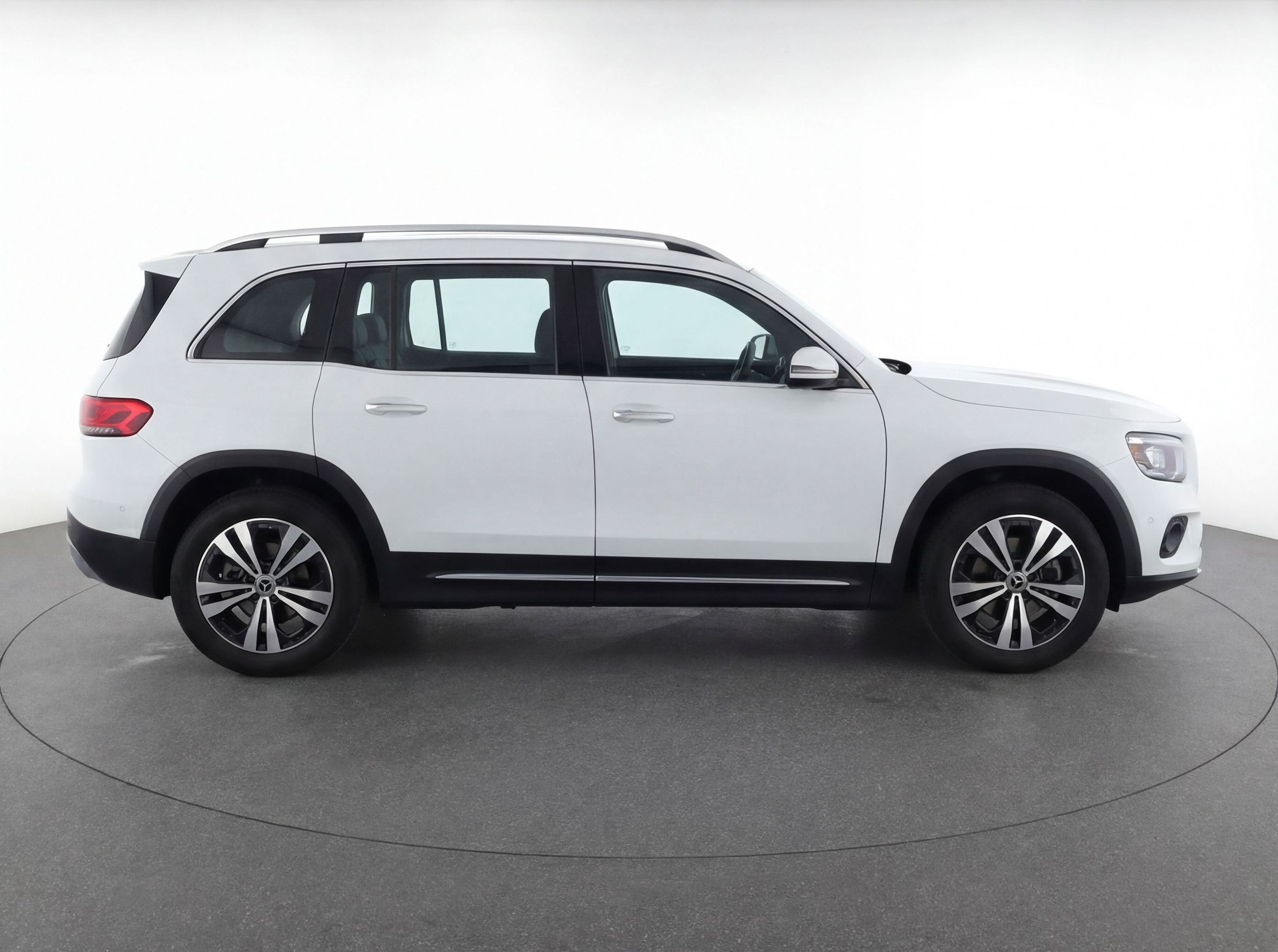 Thumbnail: 2024 Mercedes-Benz GLB - 10