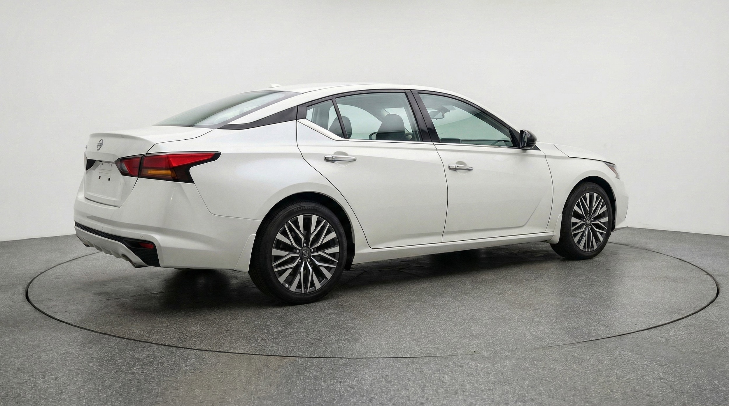 Thumbnail: 2025 Nissan Altima - 9