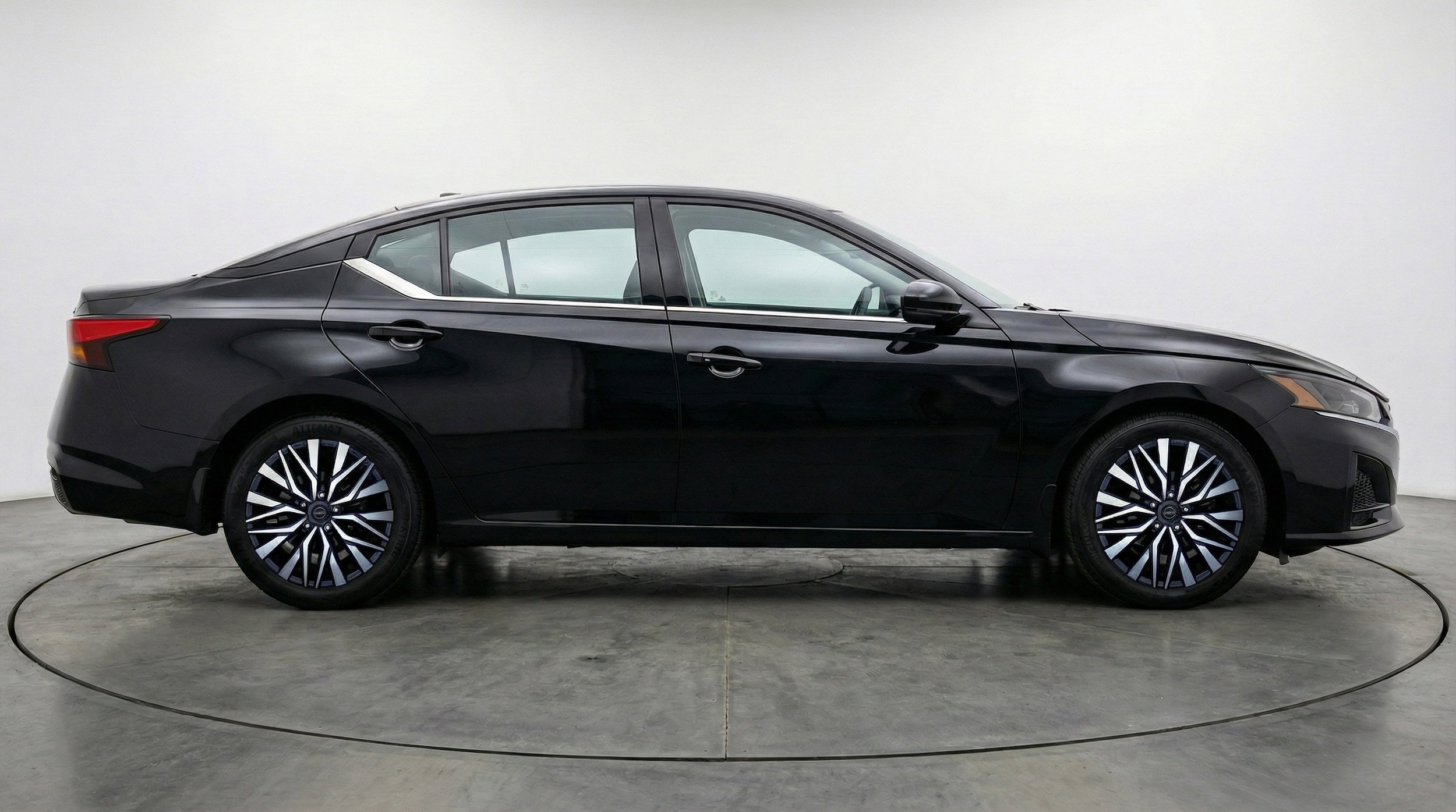 Thumbnail: 2025 Nissan Altima - 8