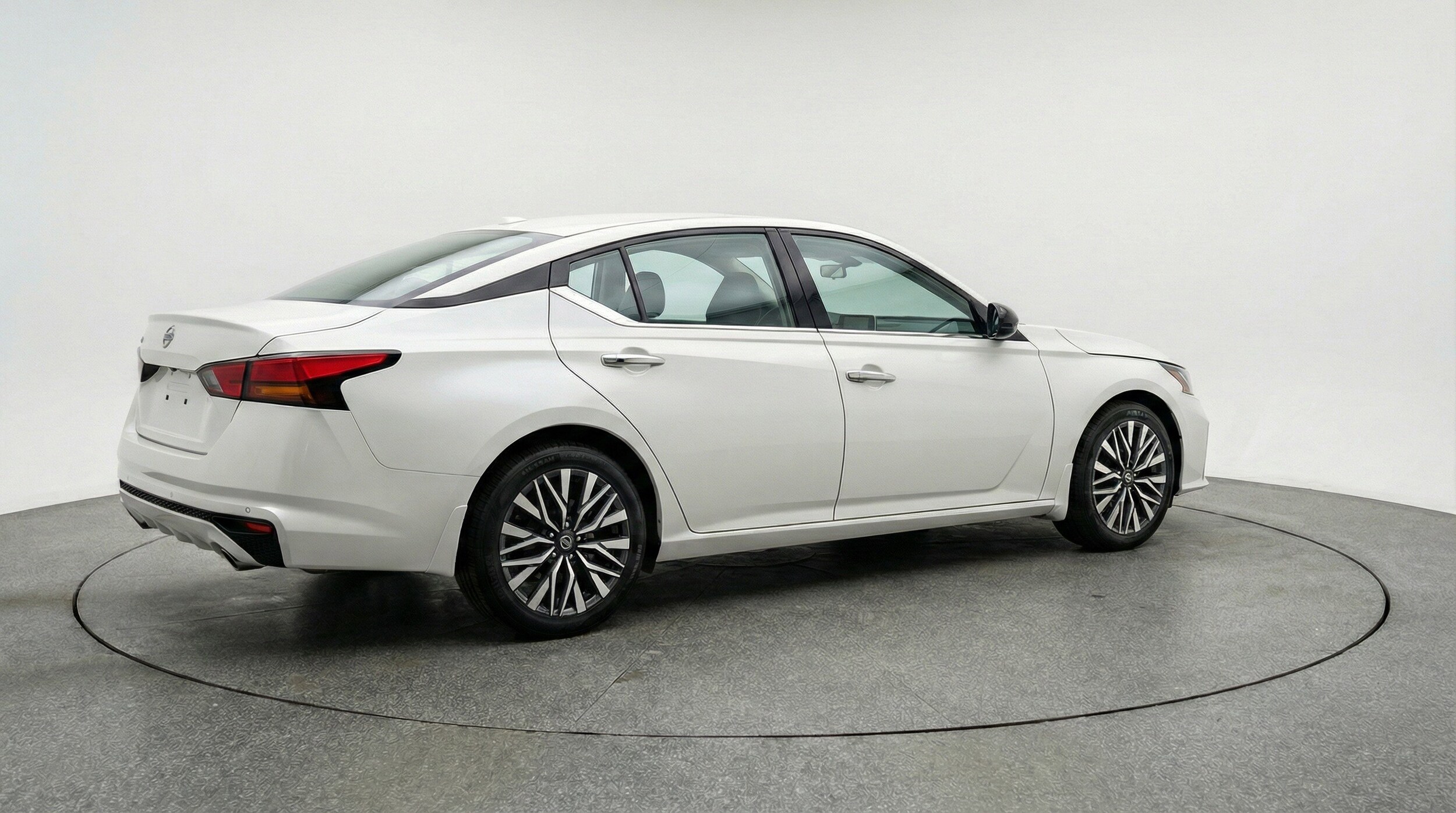Thumbnail: 2025 Nissan Altima - 9