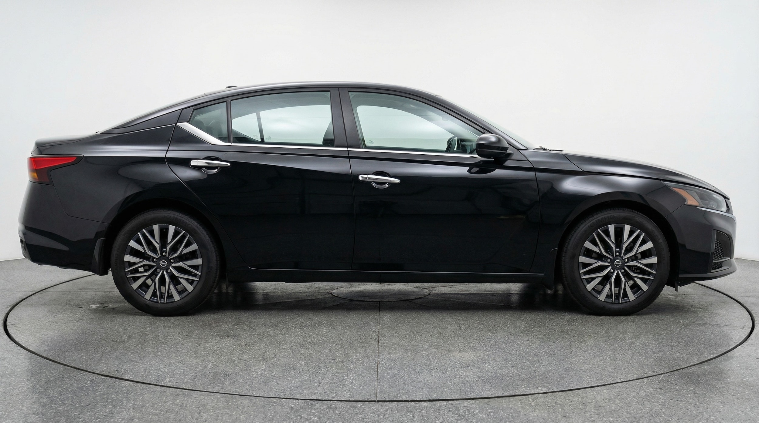 Thumbnail: 2025 Nissan Altima - 8