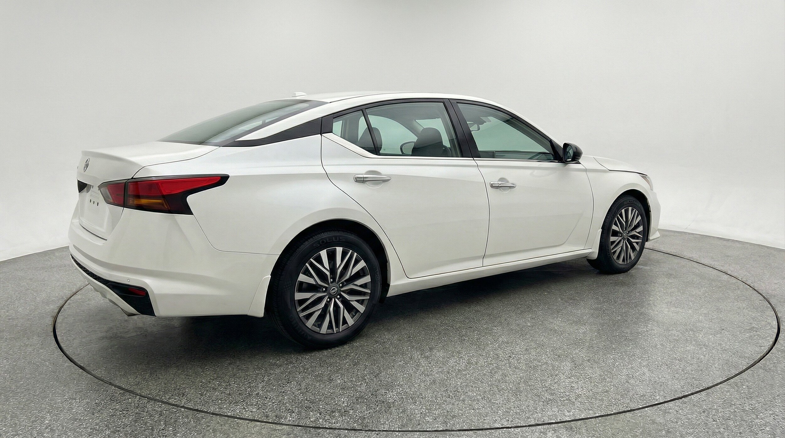 Thumbnail: 2025 Nissan Altima - 9