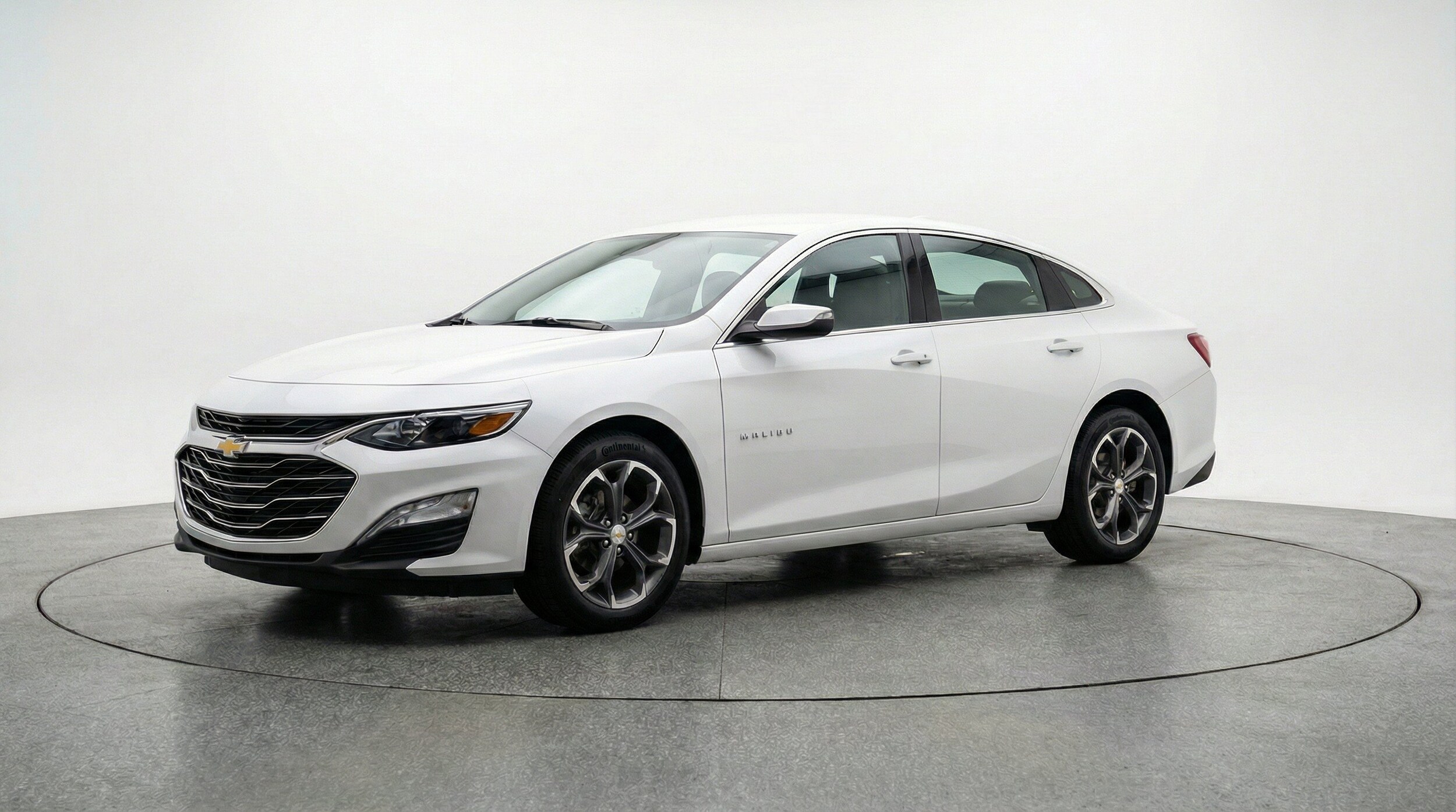 Thumbnail: 2024 Chevrolet Malibu - 3