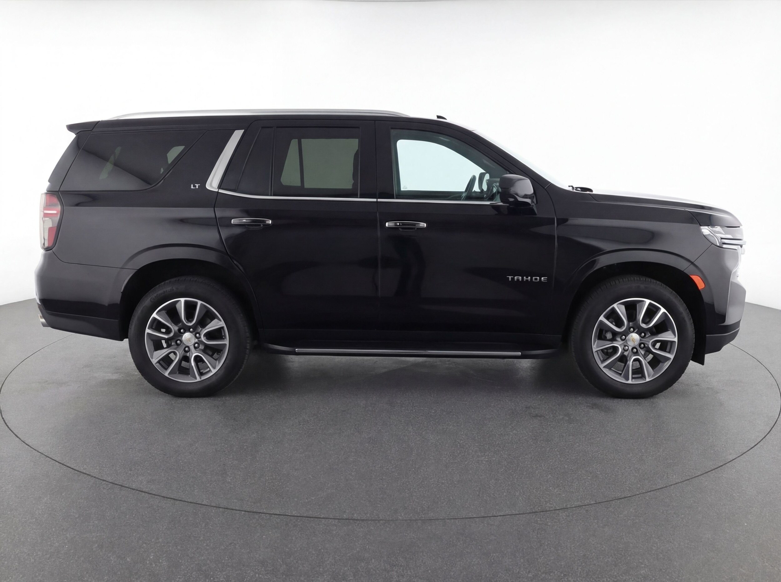 Thumbnail: 2023 Chevrolet Tahoe - 11