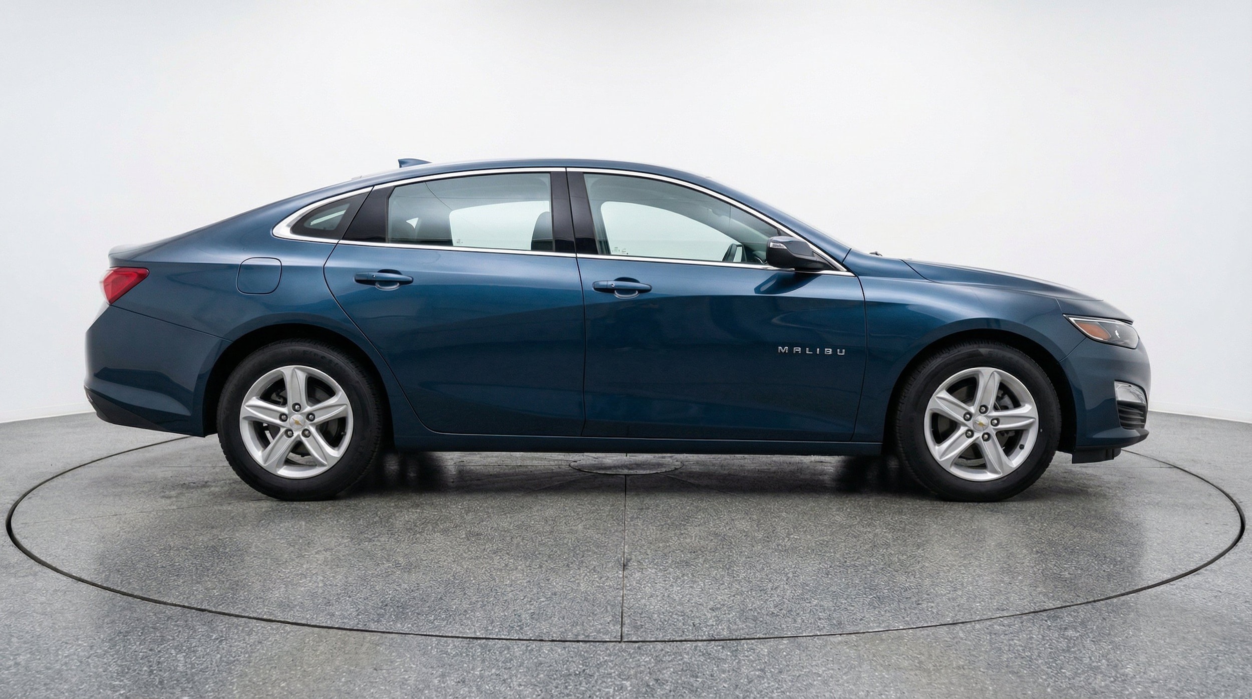 Thumbnail: 2024 Chevrolet Malibu - 11