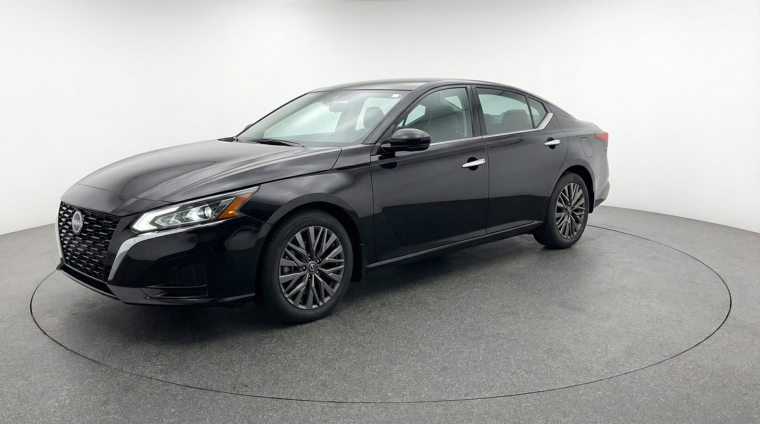 Thumbnail: 2025 Nissan Altima - 3