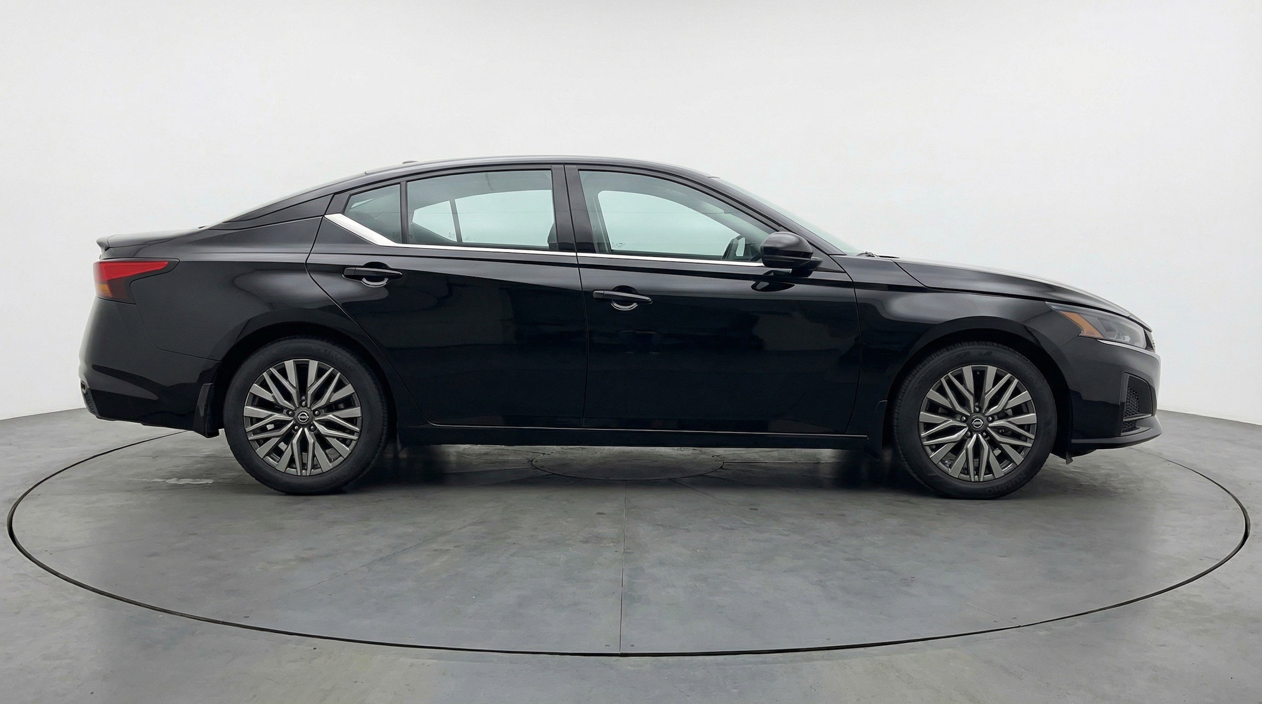 Thumbnail: 2025 Nissan Altima - 11