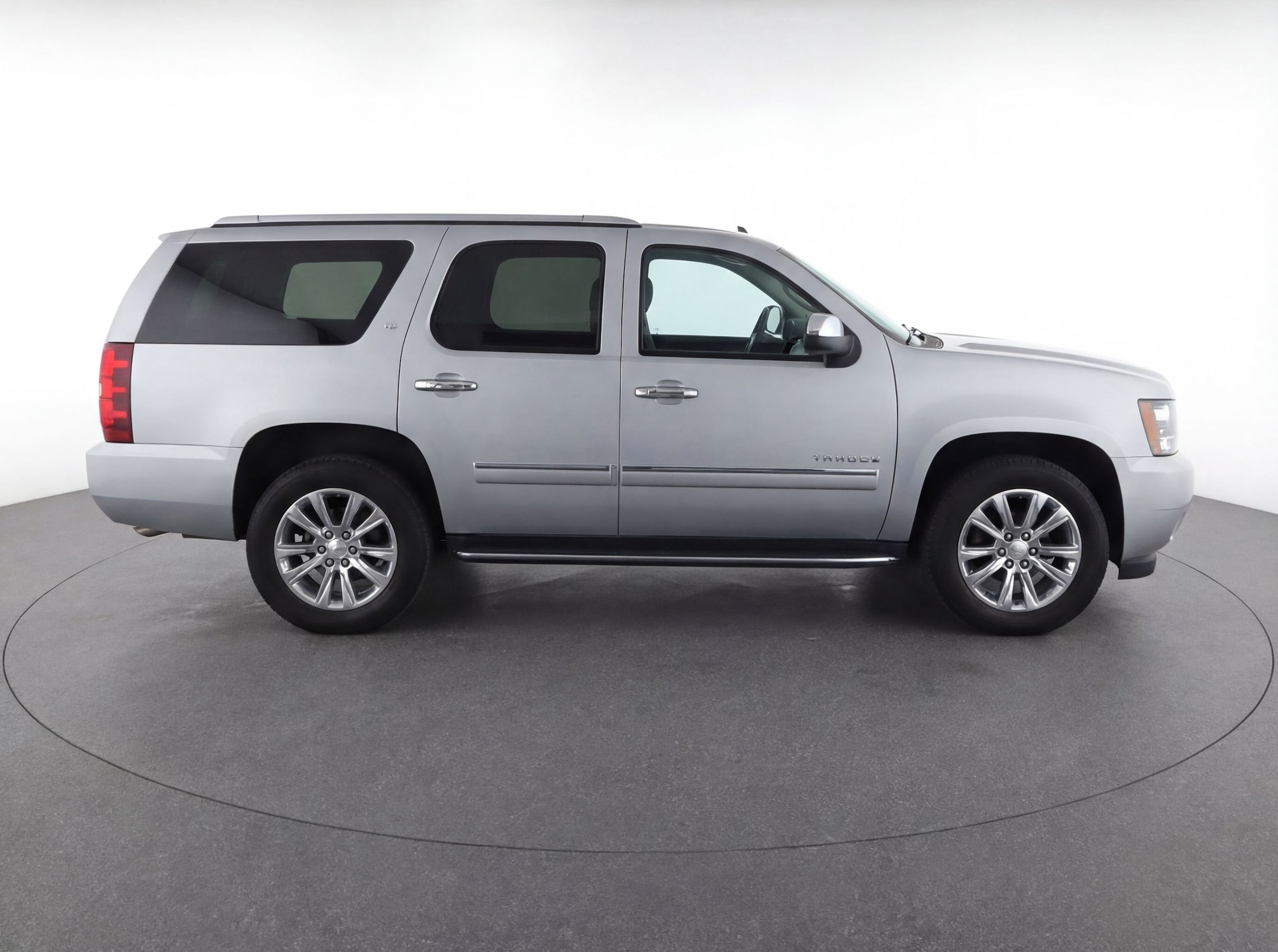Thumbnail: 2023 Chevrolet Tahoe - 11