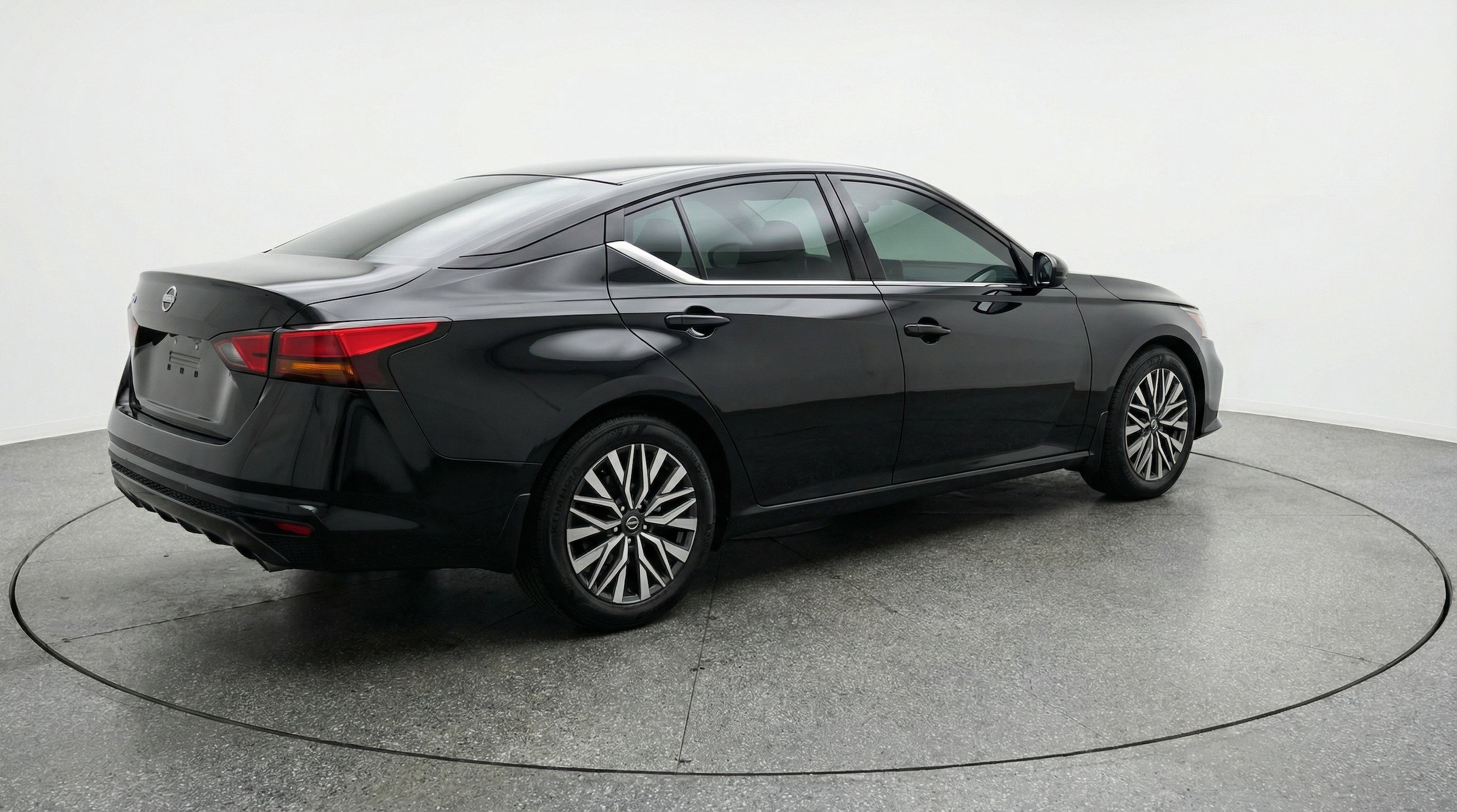 Thumbnail: 2025 Nissan Altima - 9