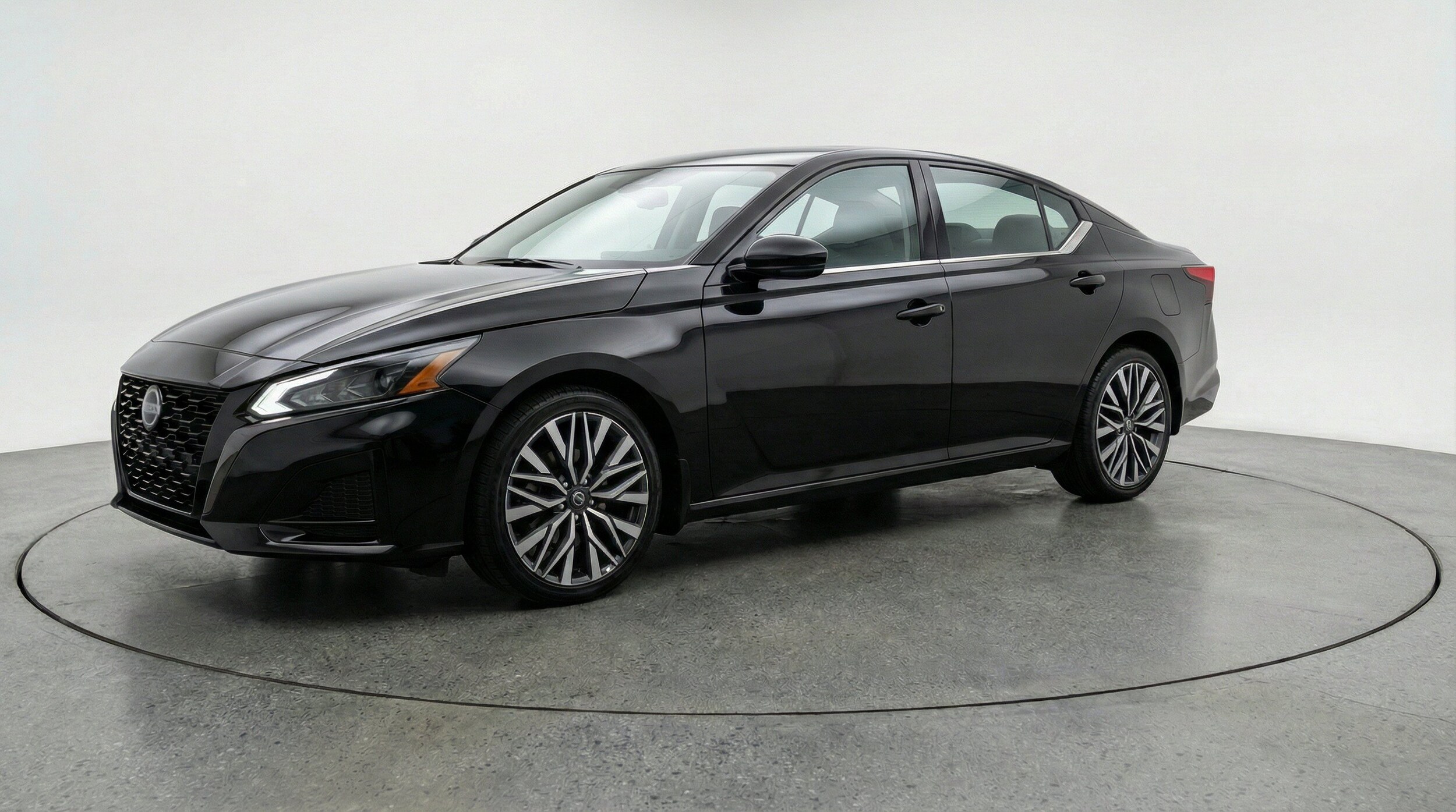 Thumbnail: 2025 Nissan Altima - 3