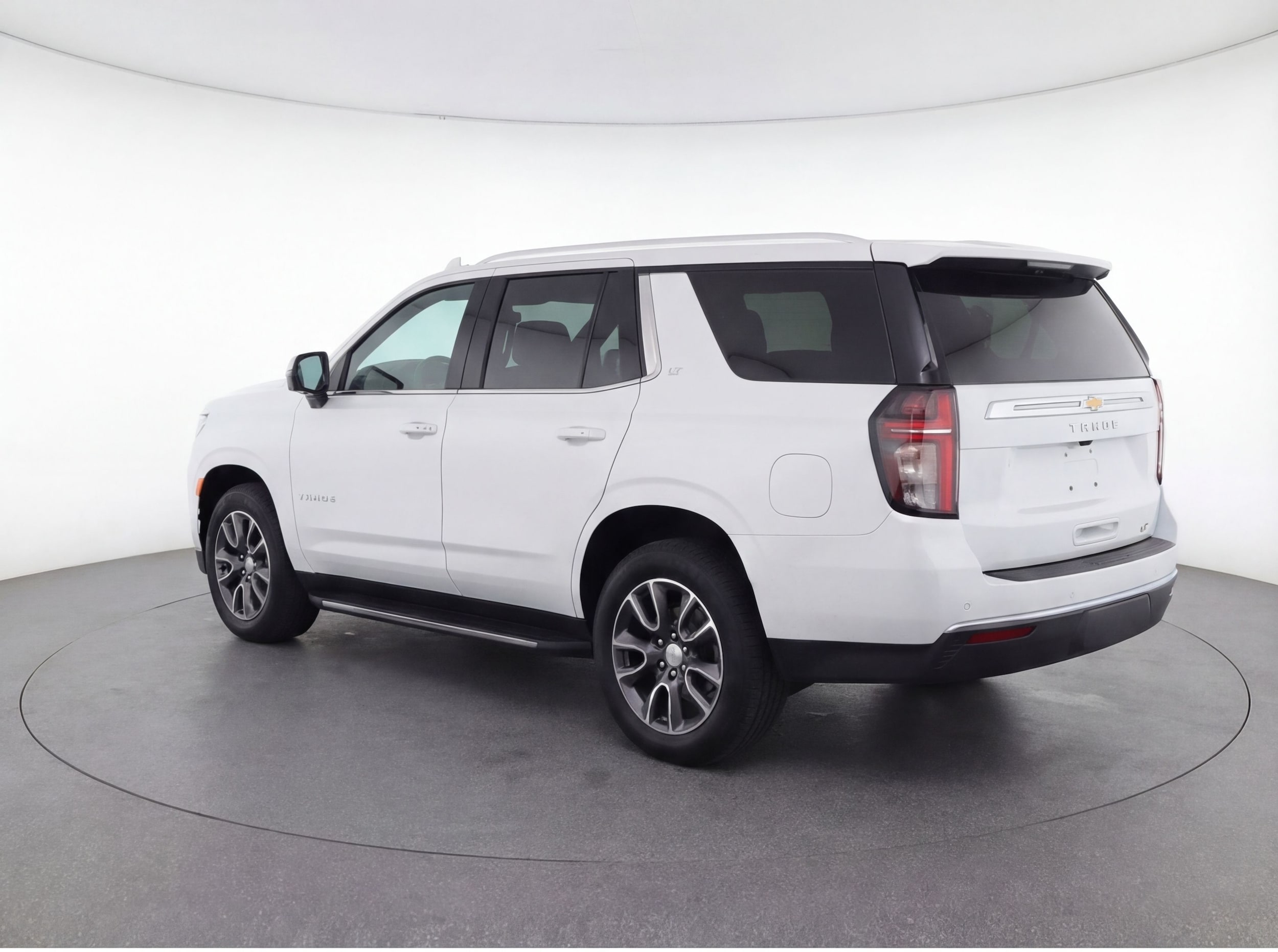 Thumbnail: 2023 Chevrolet Tahoe - 5