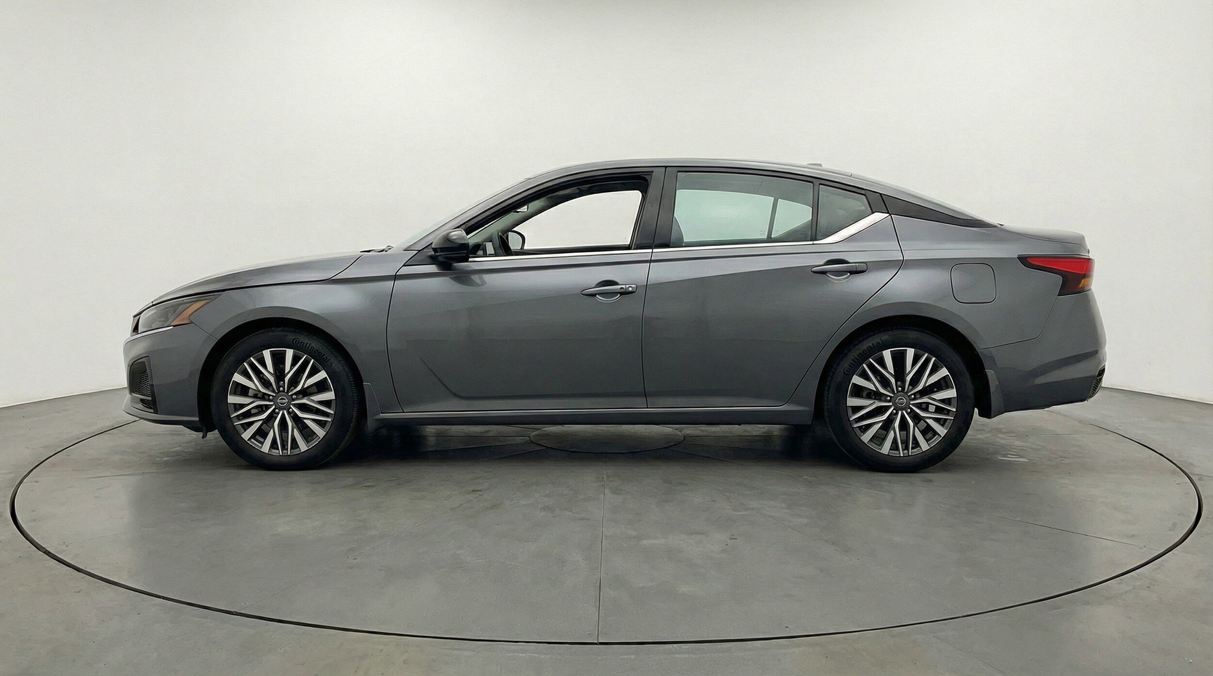 Thumbnail: 2025 Nissan Altima - 5