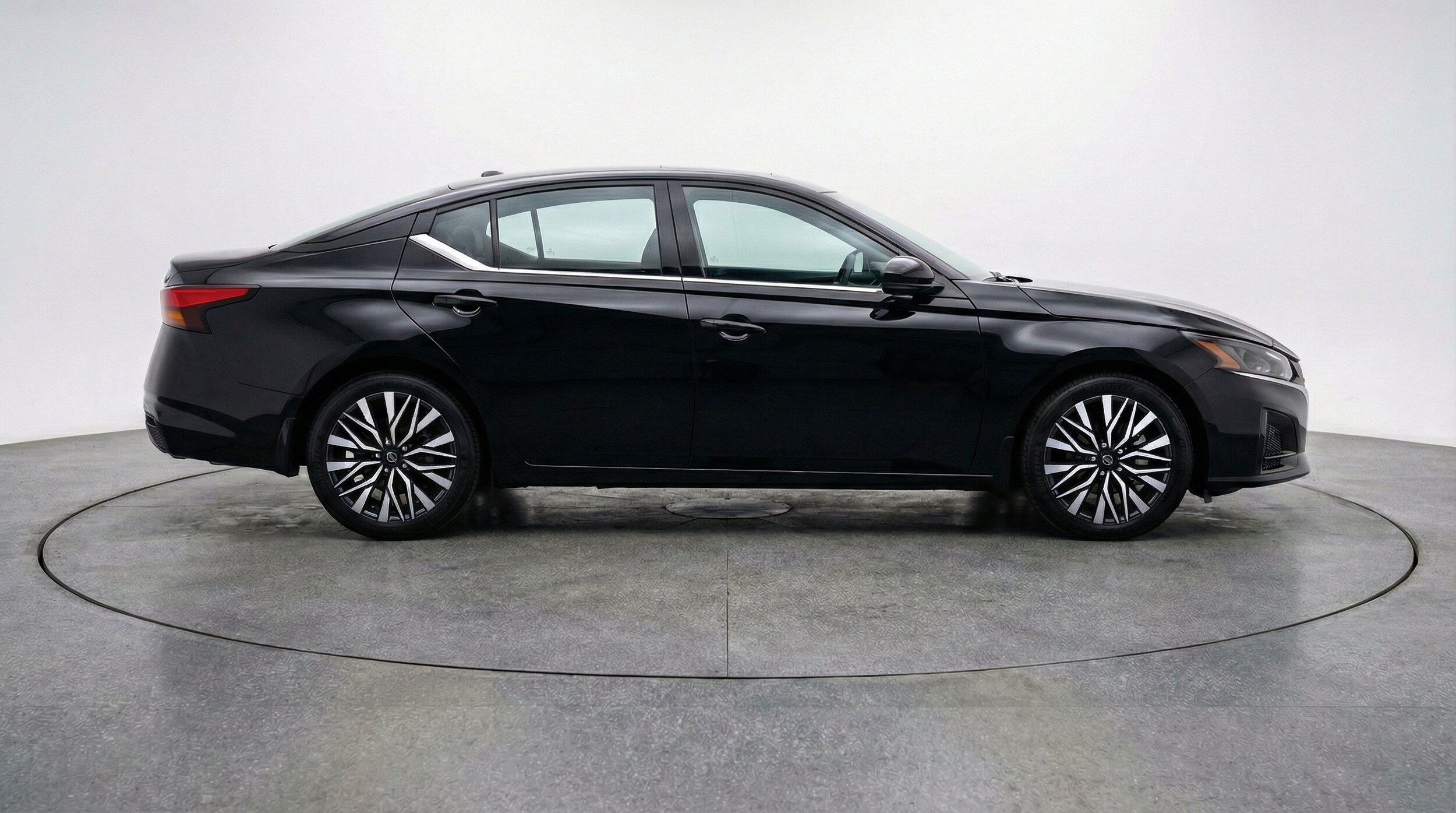 Thumbnail: 2025 Nissan Altima - 10