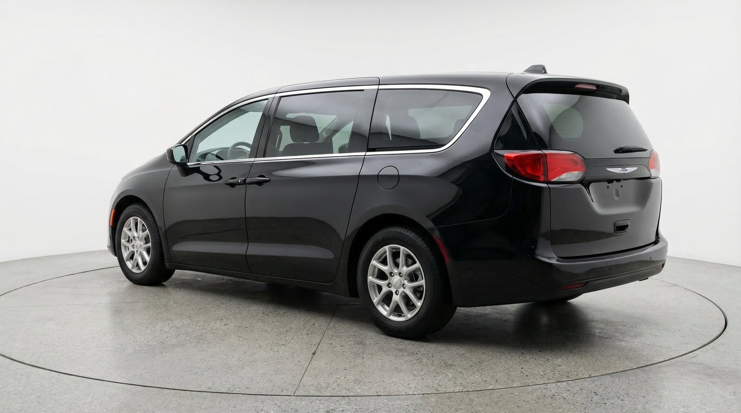 Thumbnail: 2024 Chrysler Voyager - 6