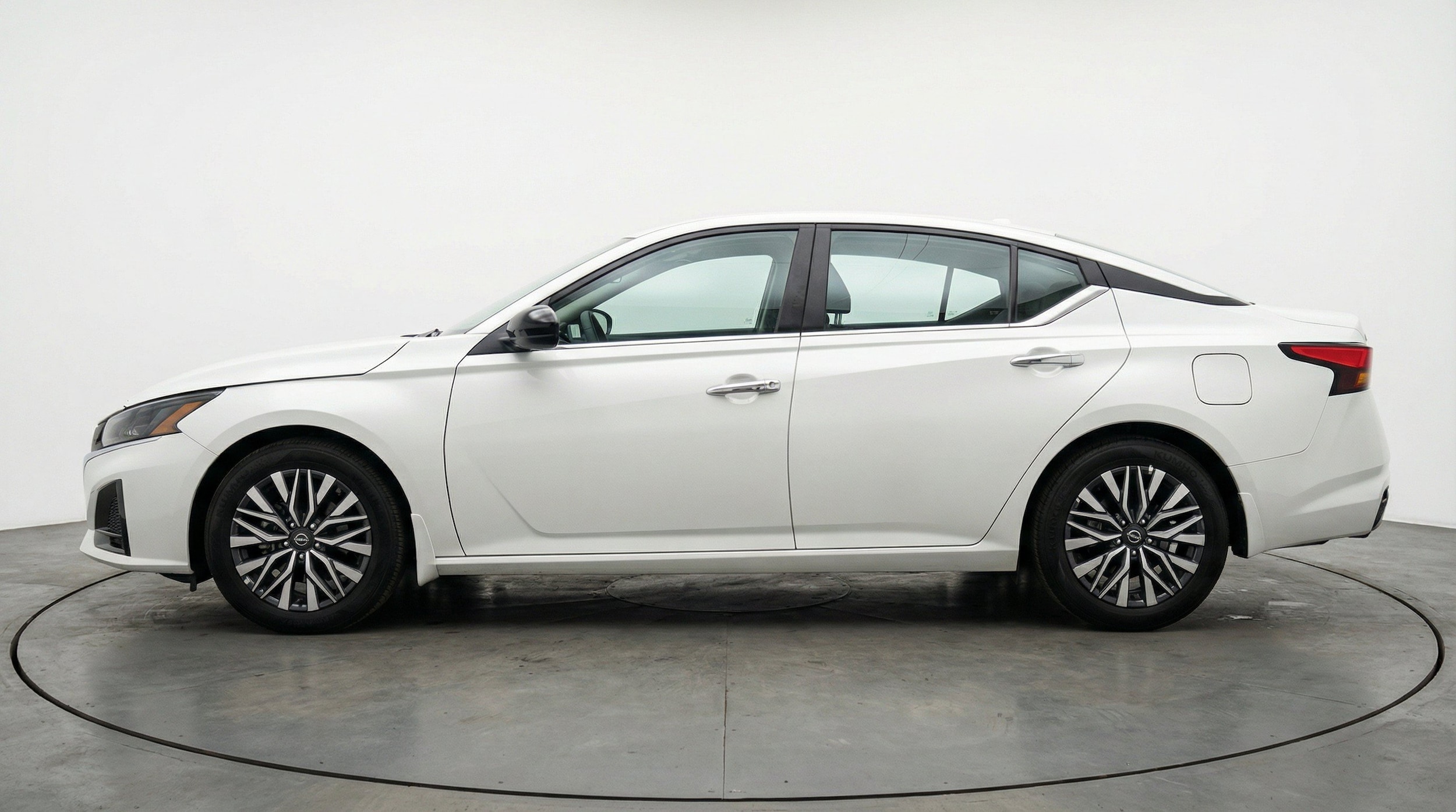 Thumbnail: 2025 Nissan Altima - 5