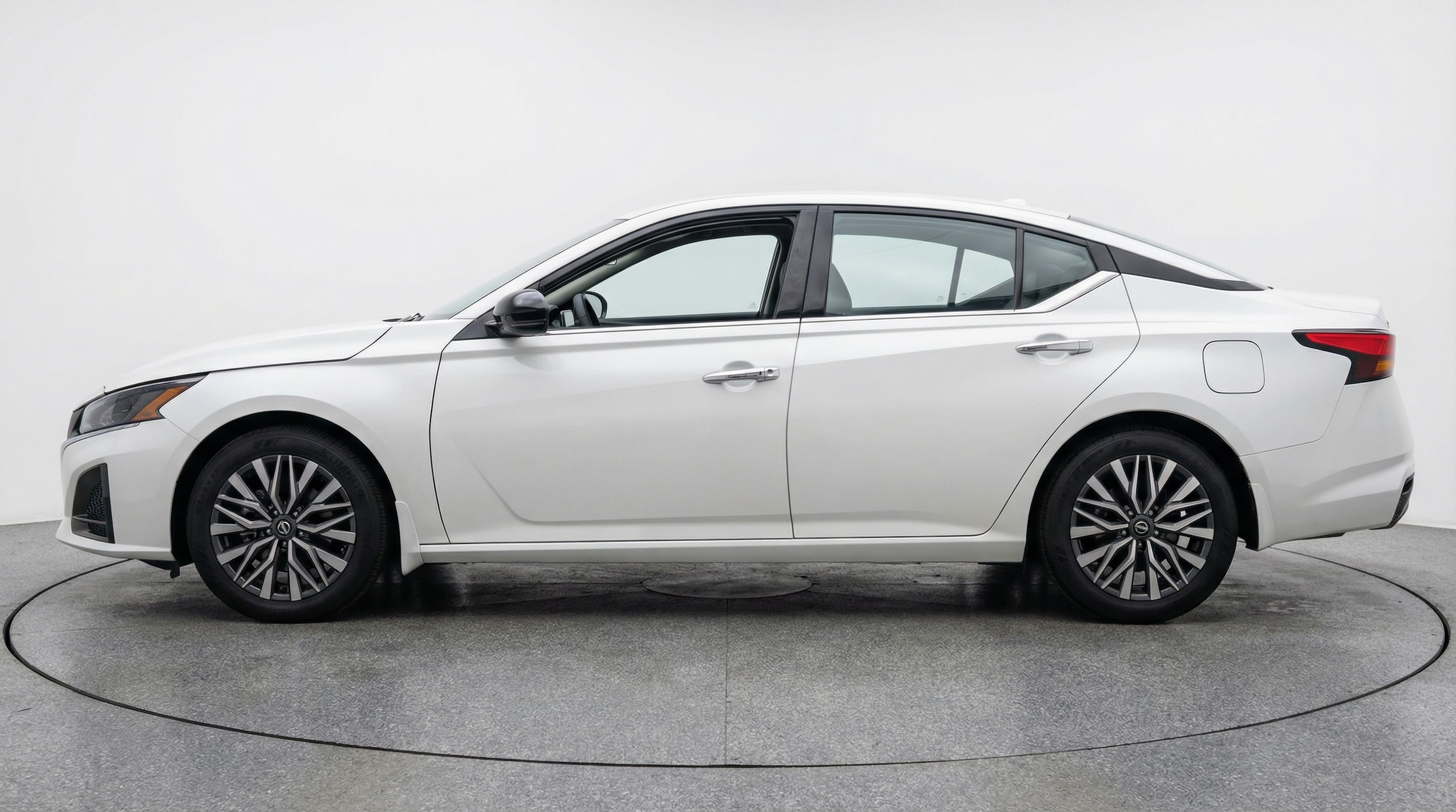 Thumbnail: 2025 Nissan Altima - 4