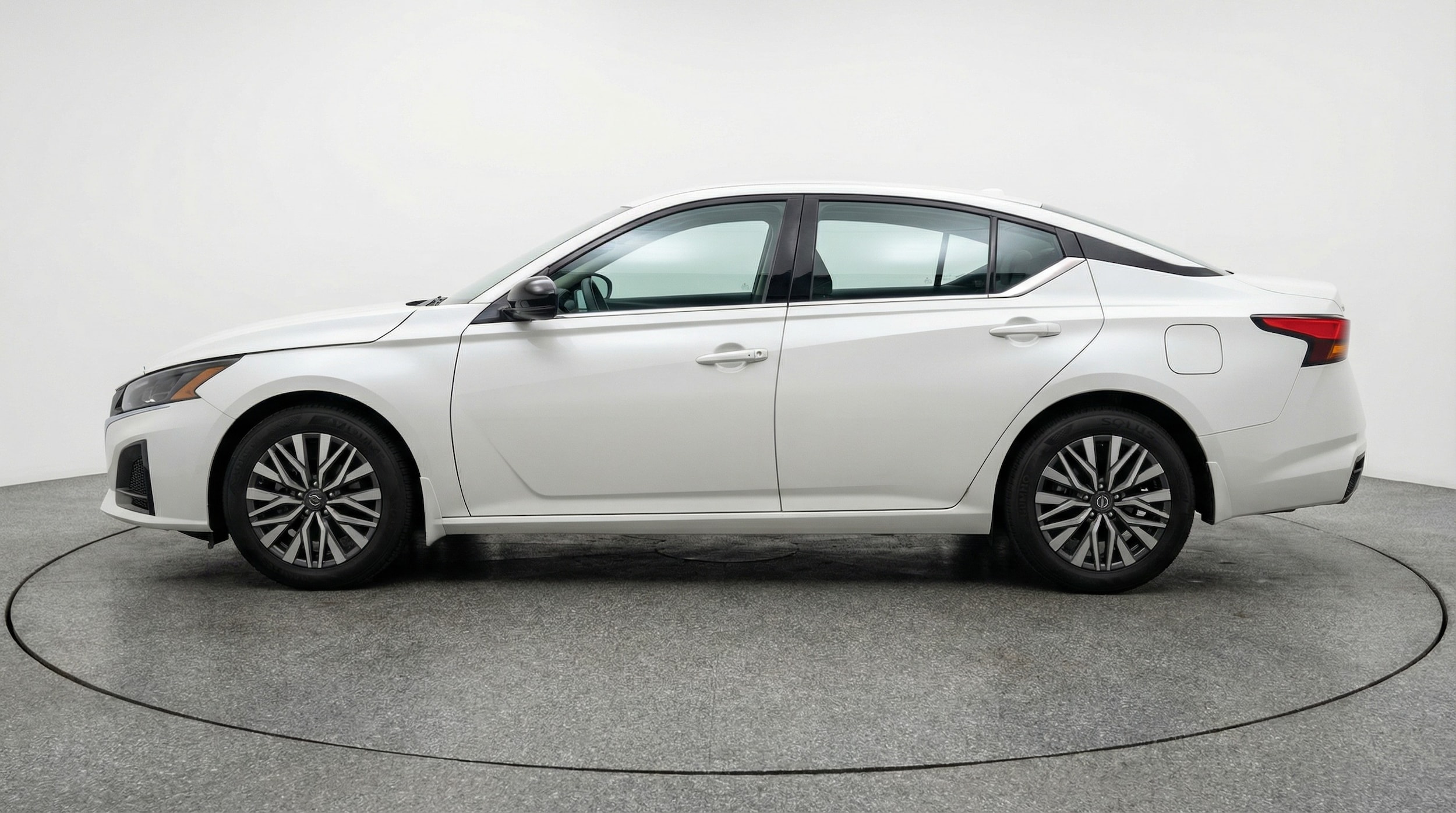 Thumbnail: 2025 Nissan Altima - 4