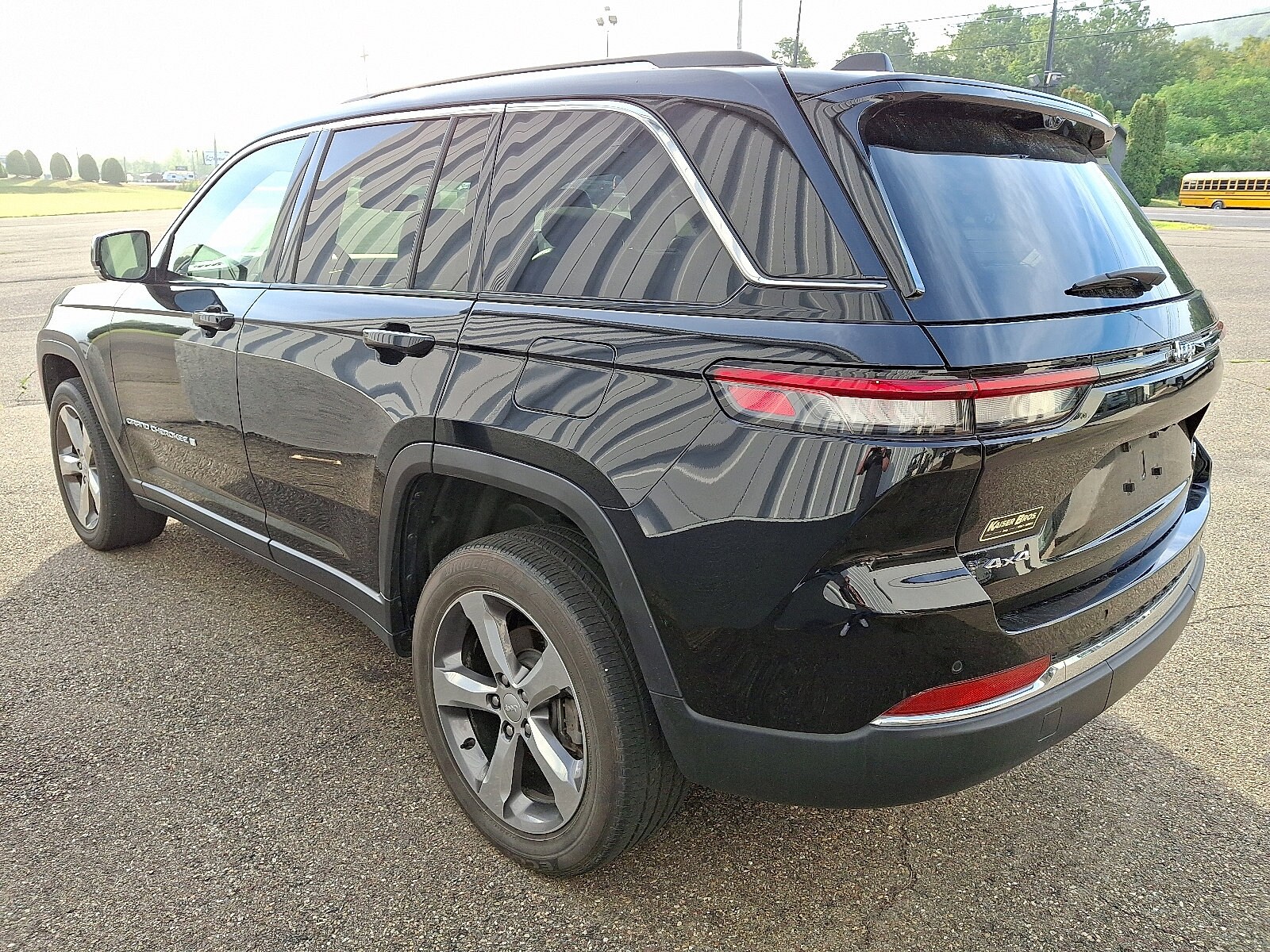 2022 Jeep Grand Cherokee Limited photo 4