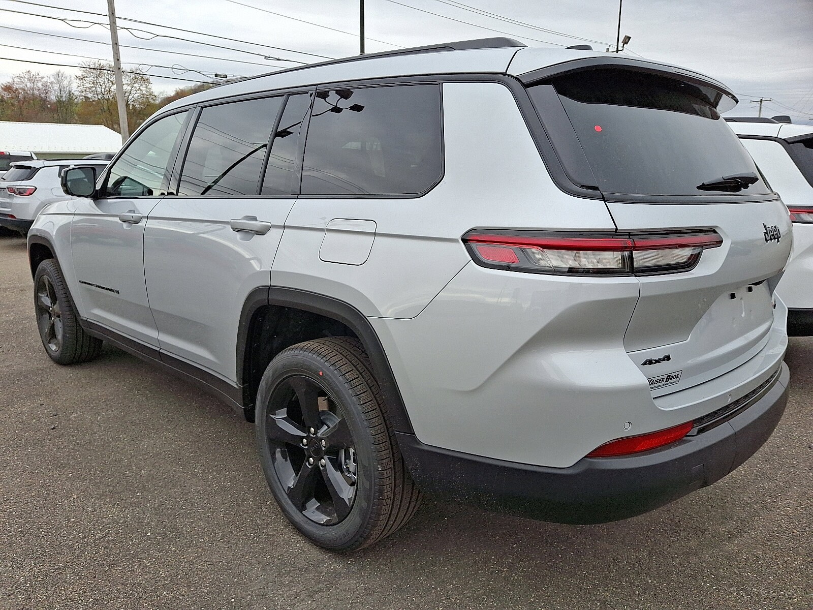 2025 Jeep Grand Cherokee Limited photo 4